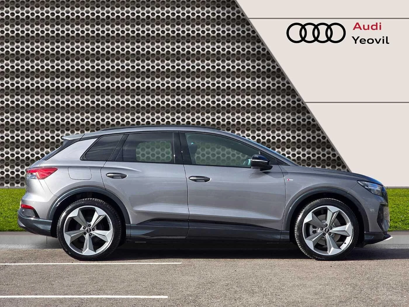Audi-Q4 e-tron-image-3