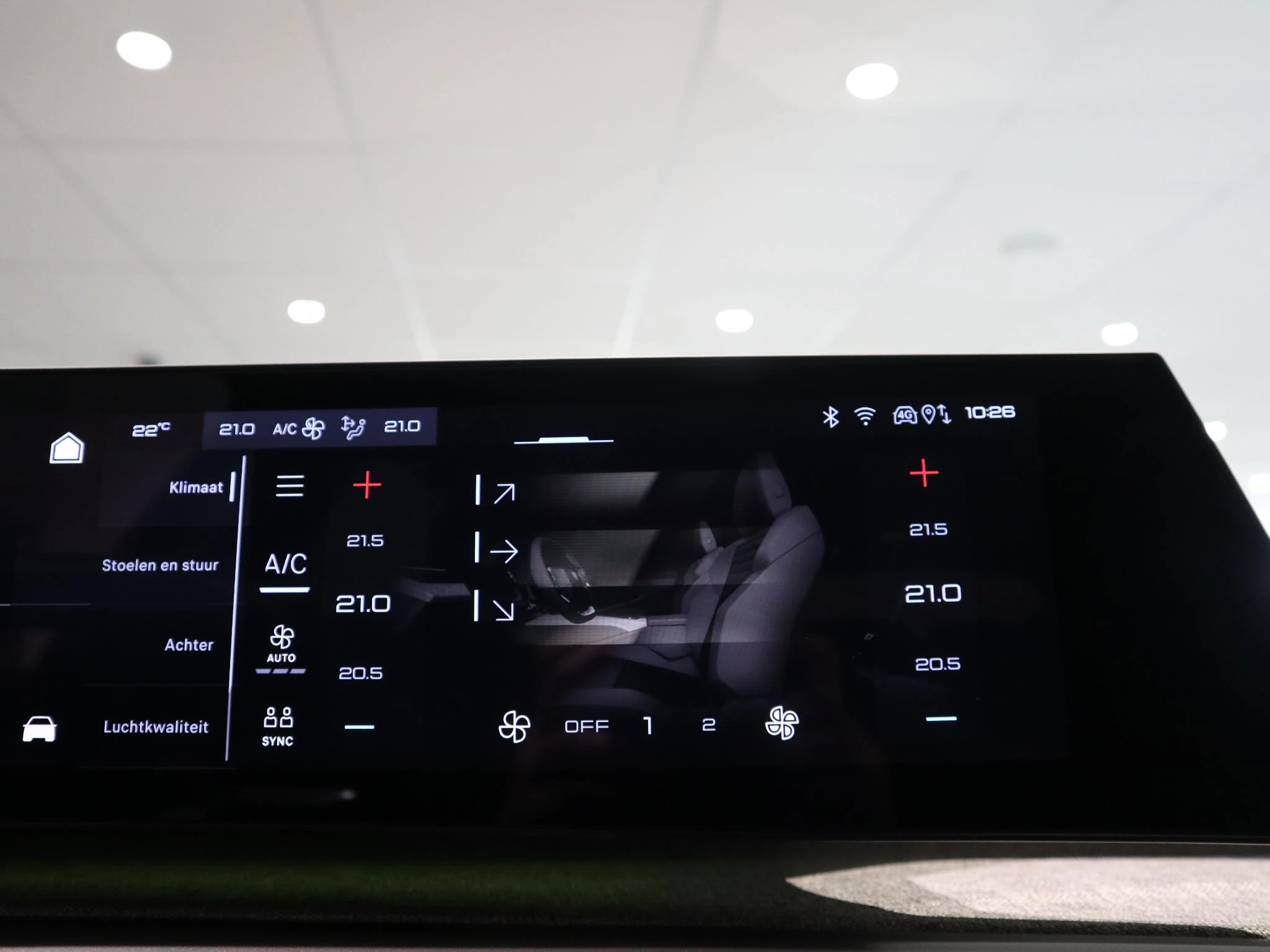 Peugeot-e-5008-image-17