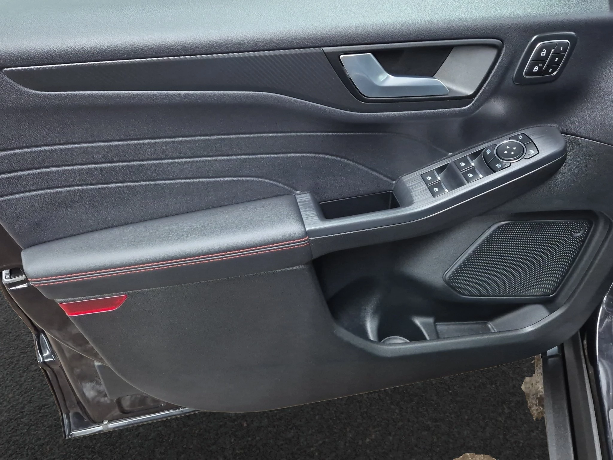 Ford Kuga ST-Line X Aut.*360GRAD*LED-MATRIX*NAVI*GRA*WINTER-PKT.