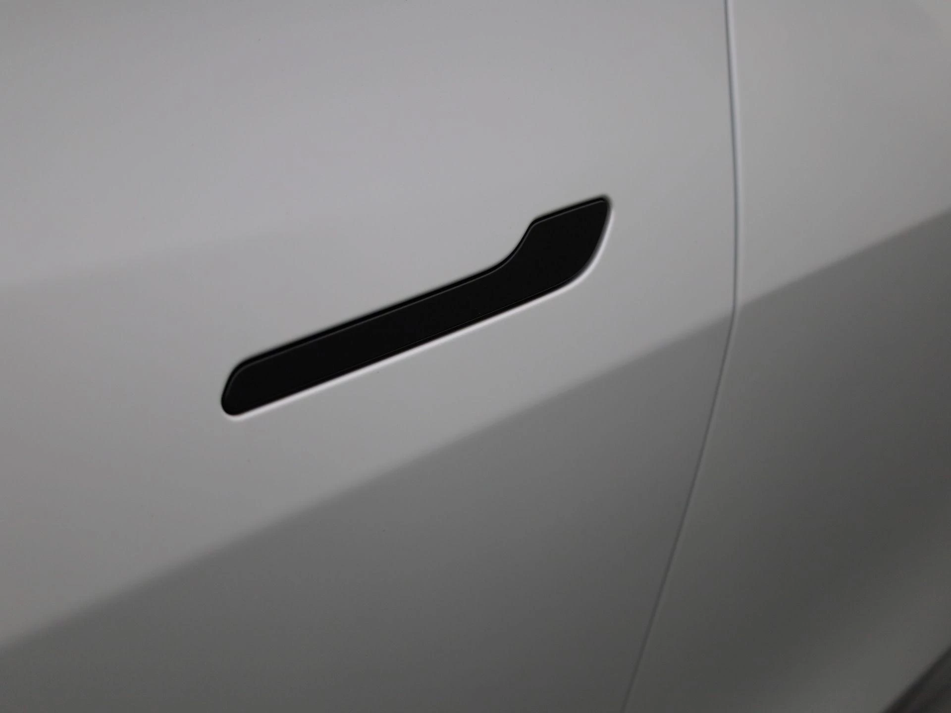 Tesla-Model Y-image-17
