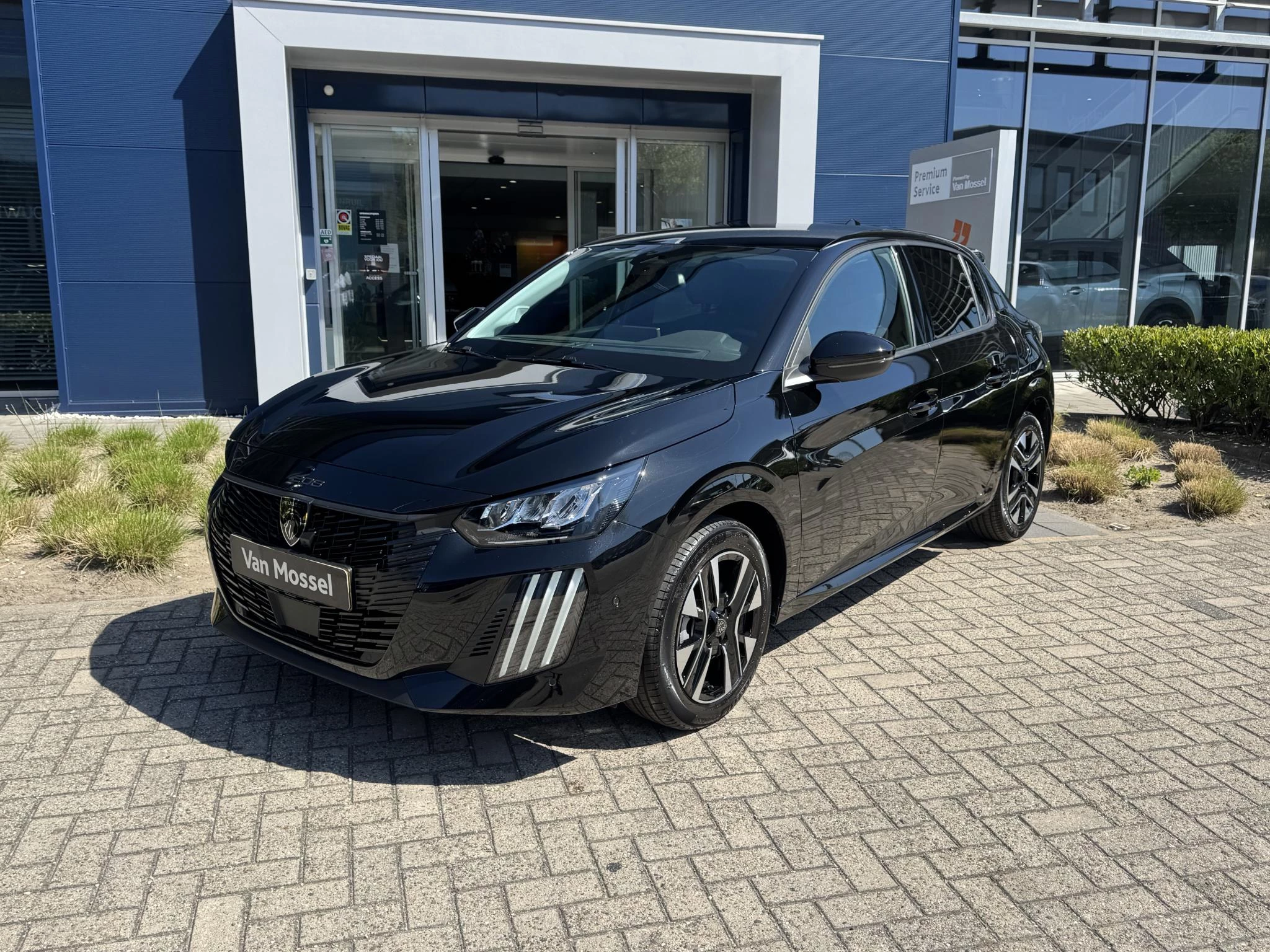 Peugeot-208-image-1