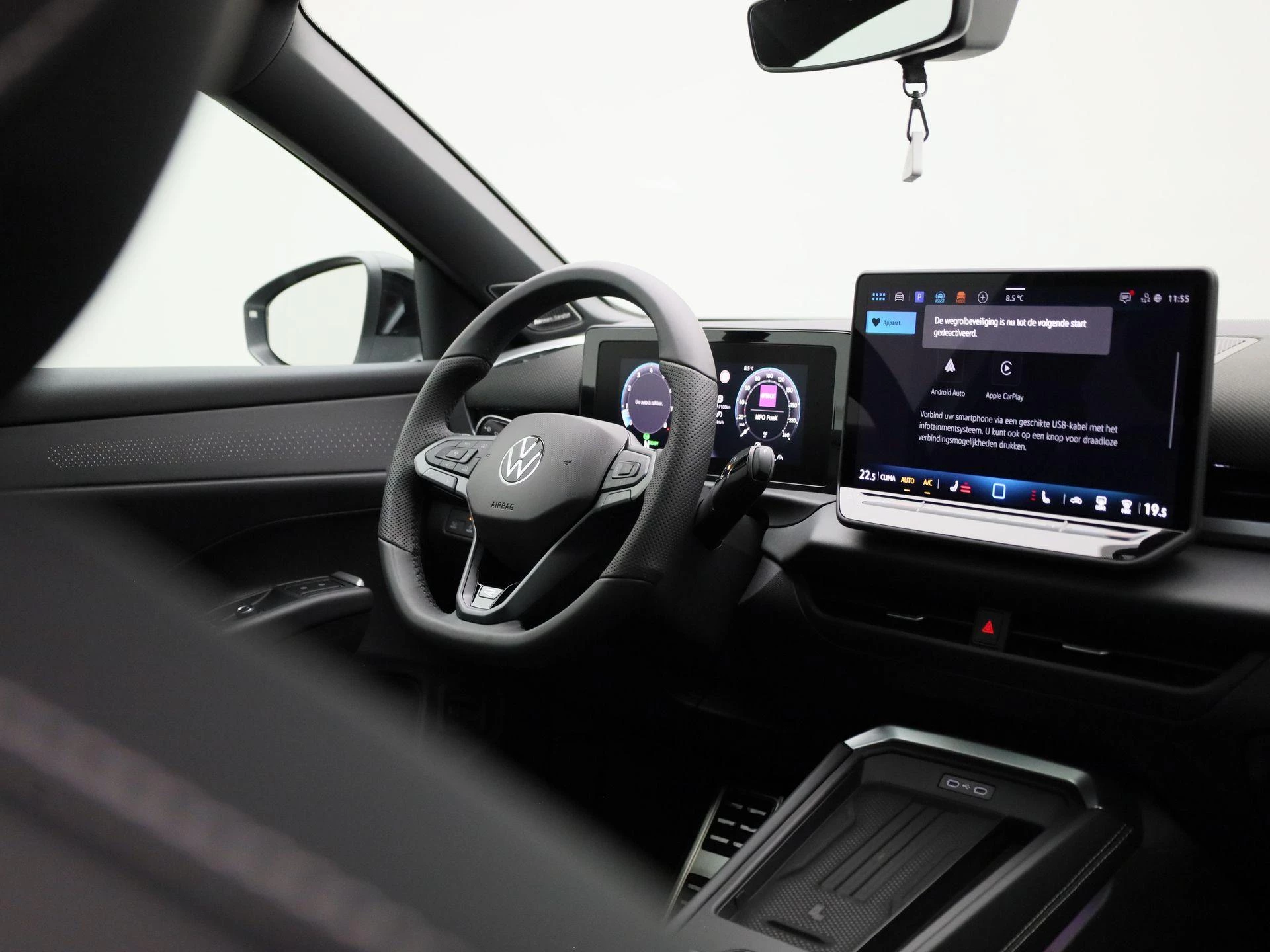 Volkswagen-T-Roc-image-41