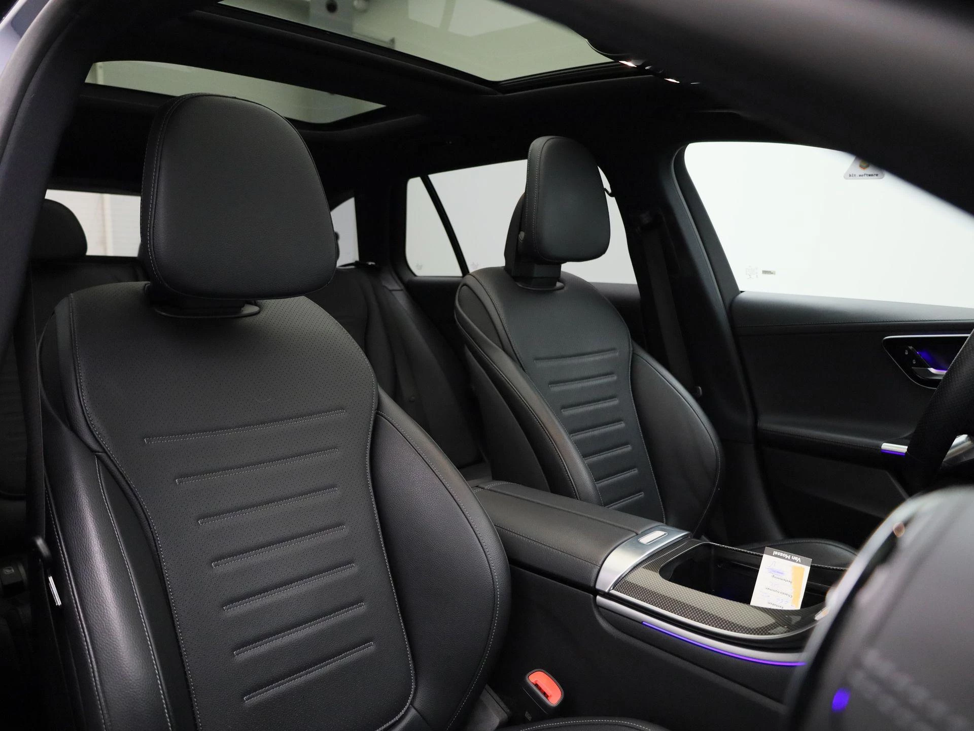 Mercedes-Benz-C-Klasse-image-43