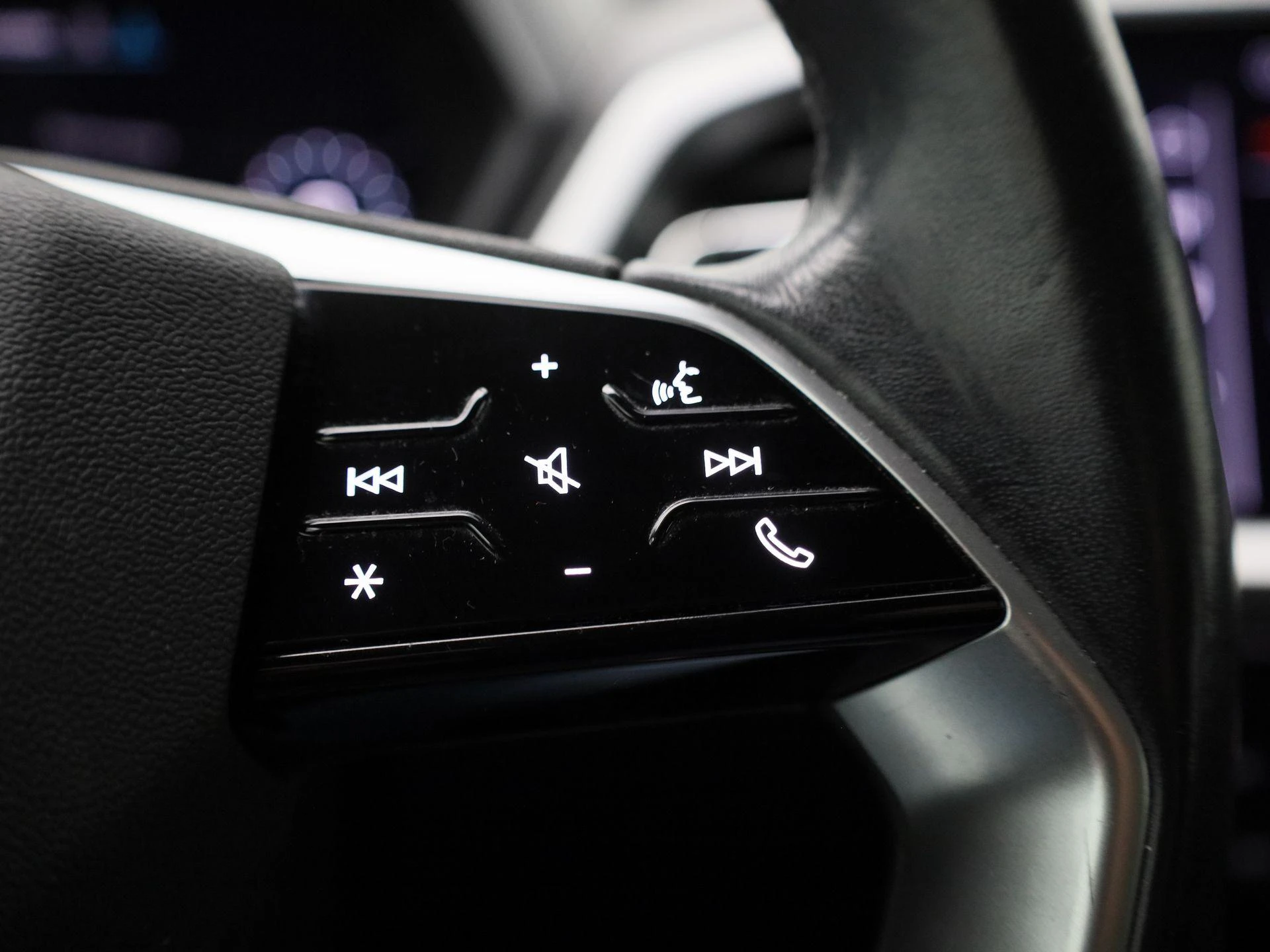 Audi-Q4 e-tron-image-17