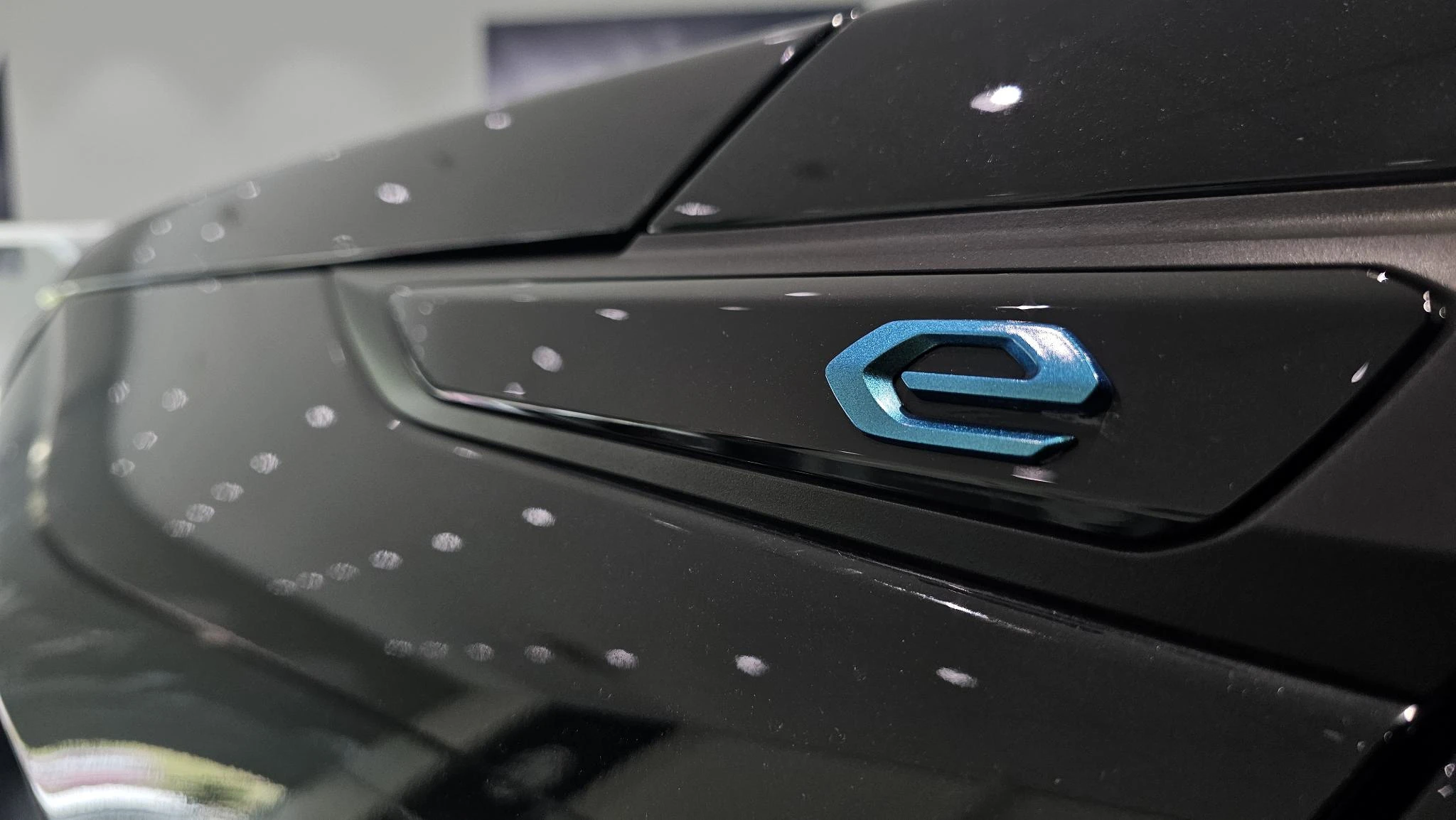 Peugeot-e-2008-image-25