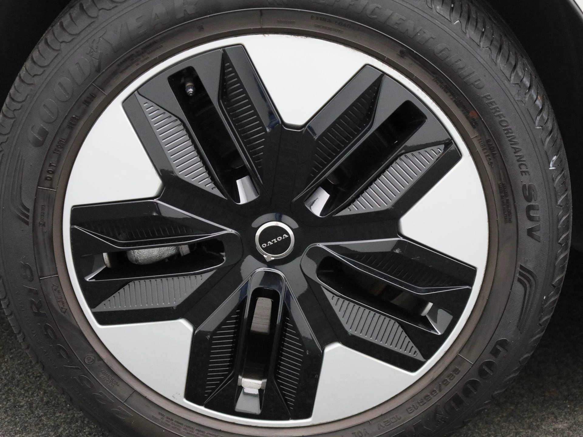 Volvo-EX30-image-15