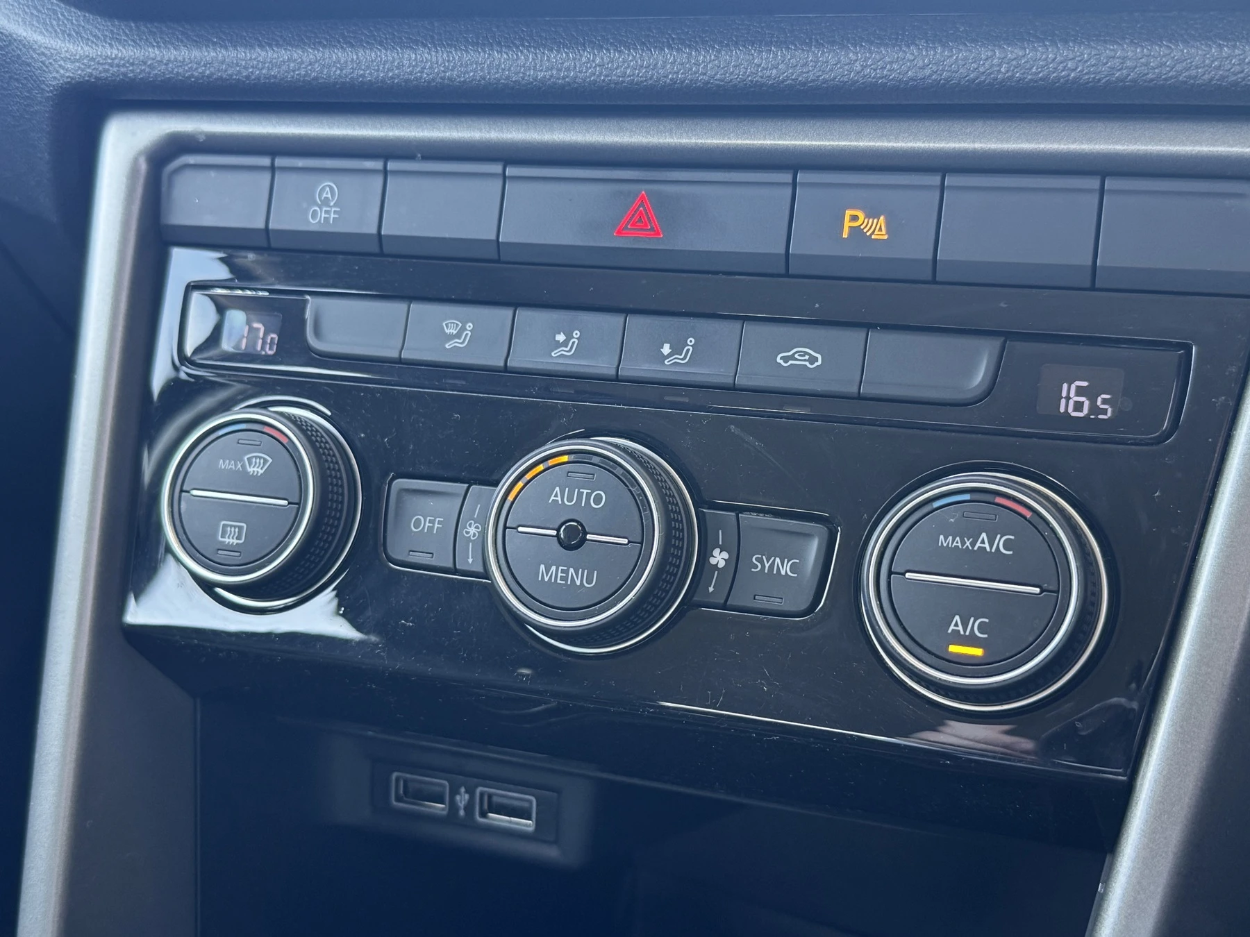 Volkswagen-T-Roc-image-8