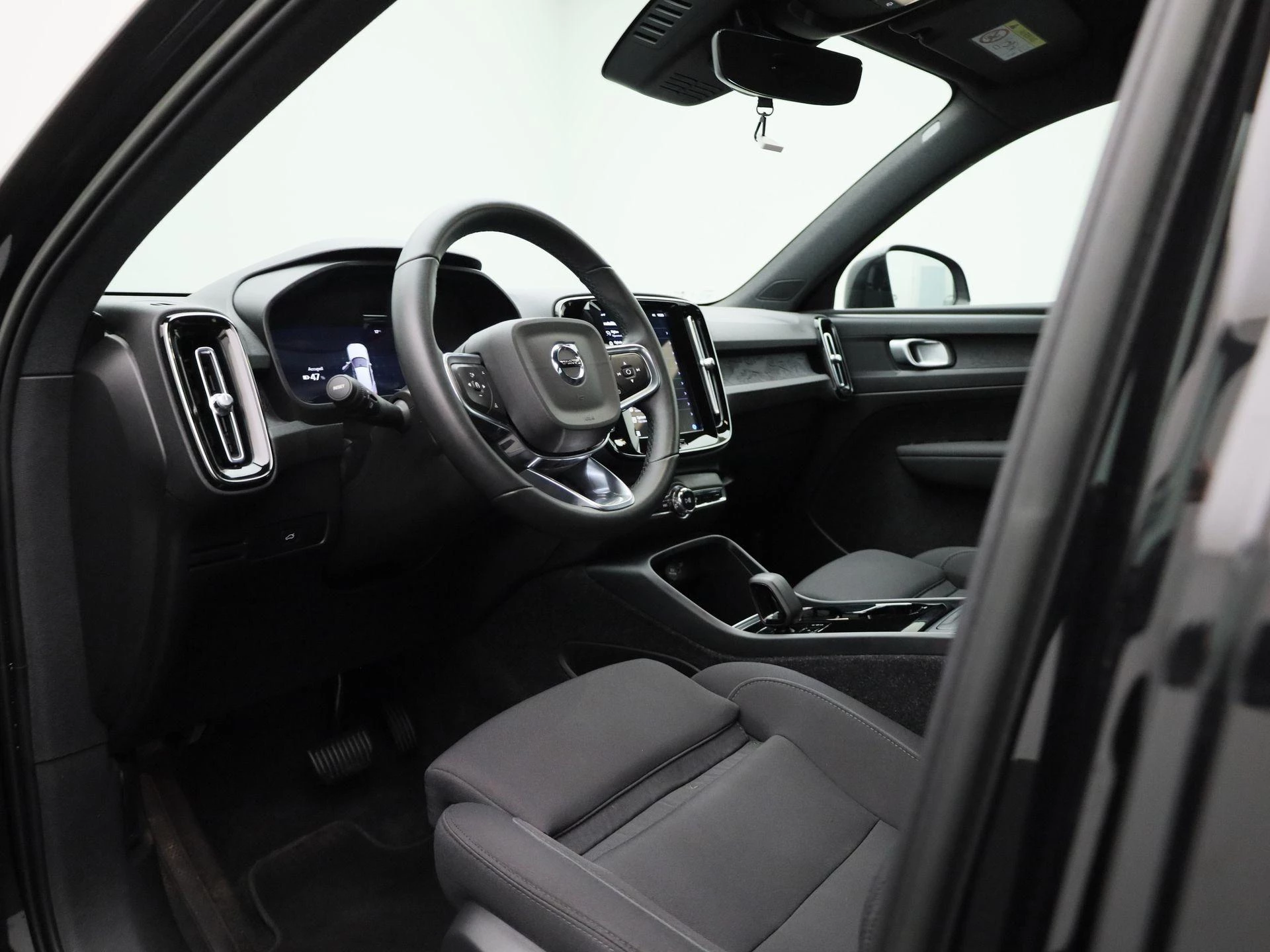 Volvo-XC40-image-25