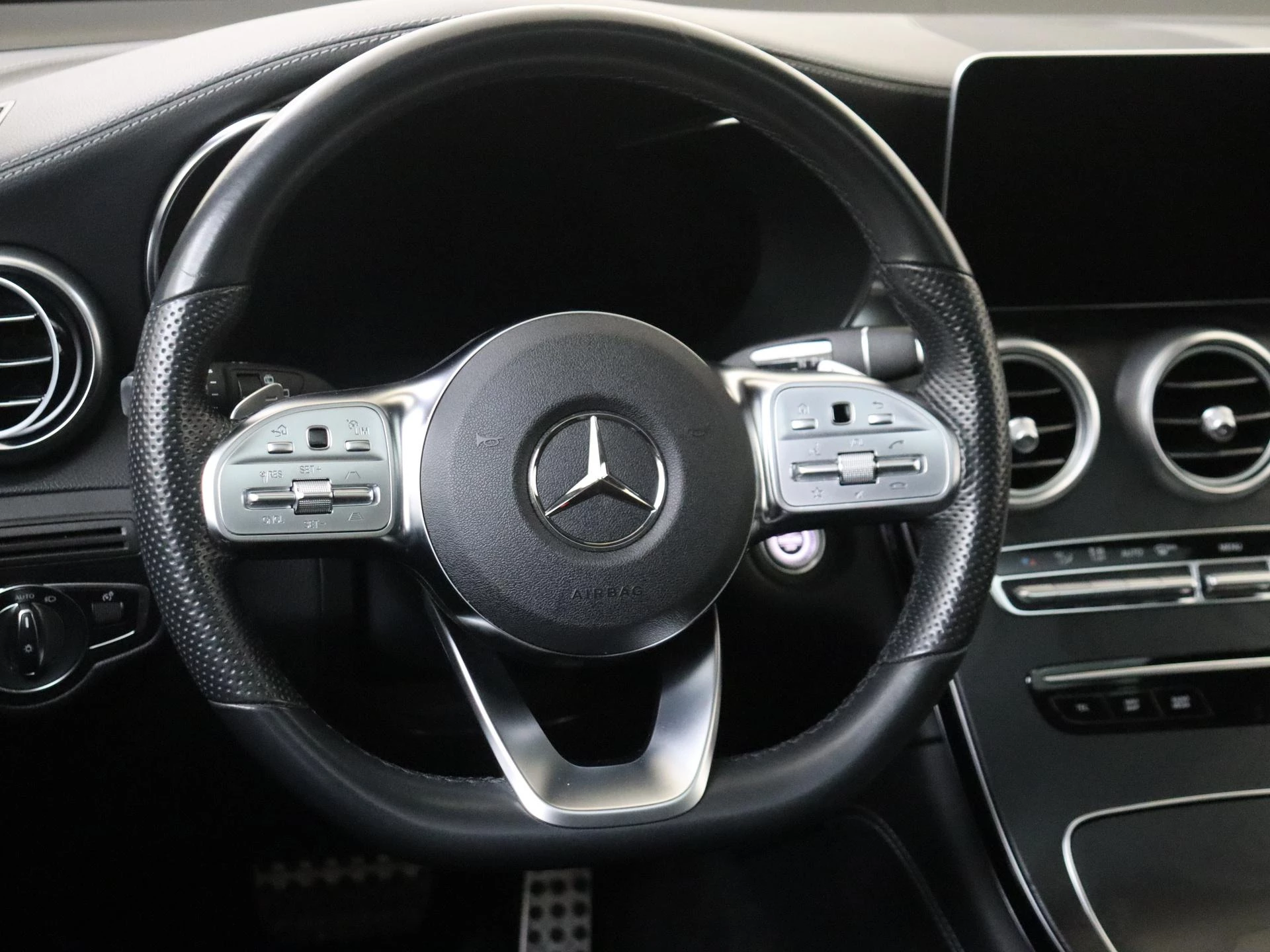 Mercedes-Benz-GLC-image-9