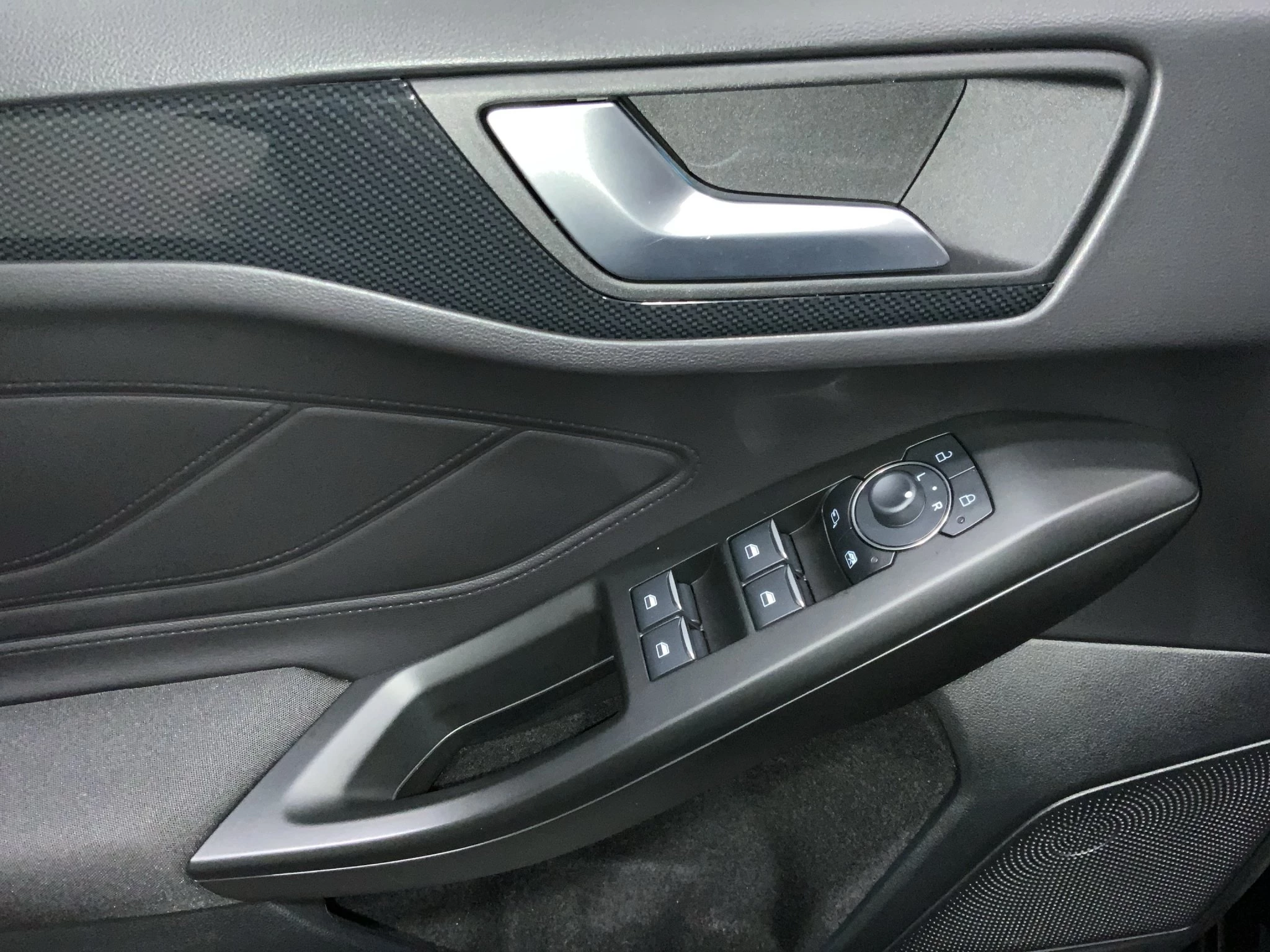 Ford Focus ST-Line X Turnier Aut.*AHK*ACC*HUD*KAM*NAVI*WINTER-PKT.