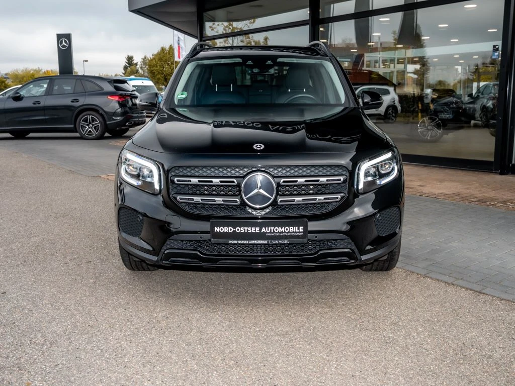 Mercedes-Benz-GLB 200-image-3