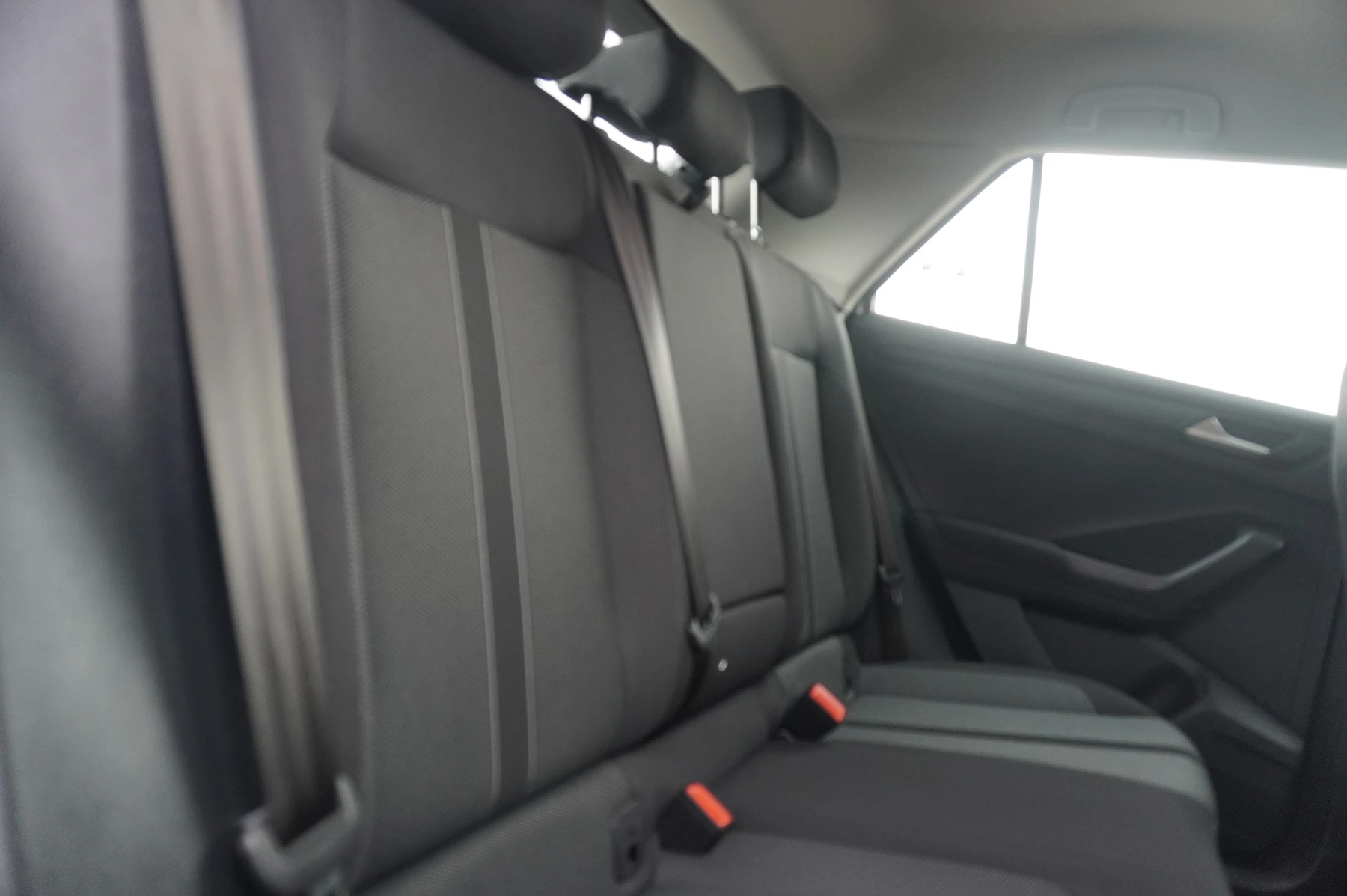 Volkswagen-T-Roc-image-11