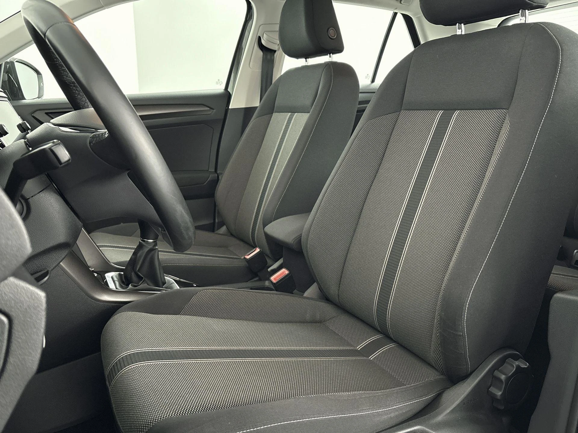 Volkswagen-T-Roc-image-23