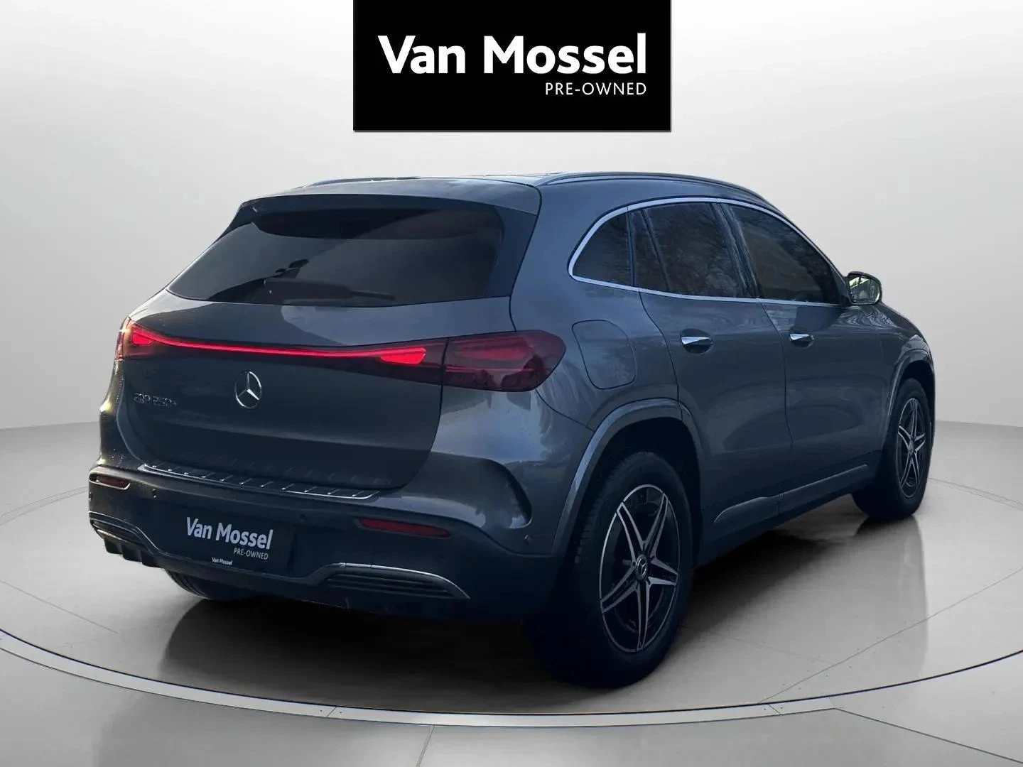 Mercedes-Benz-EQA-image-4