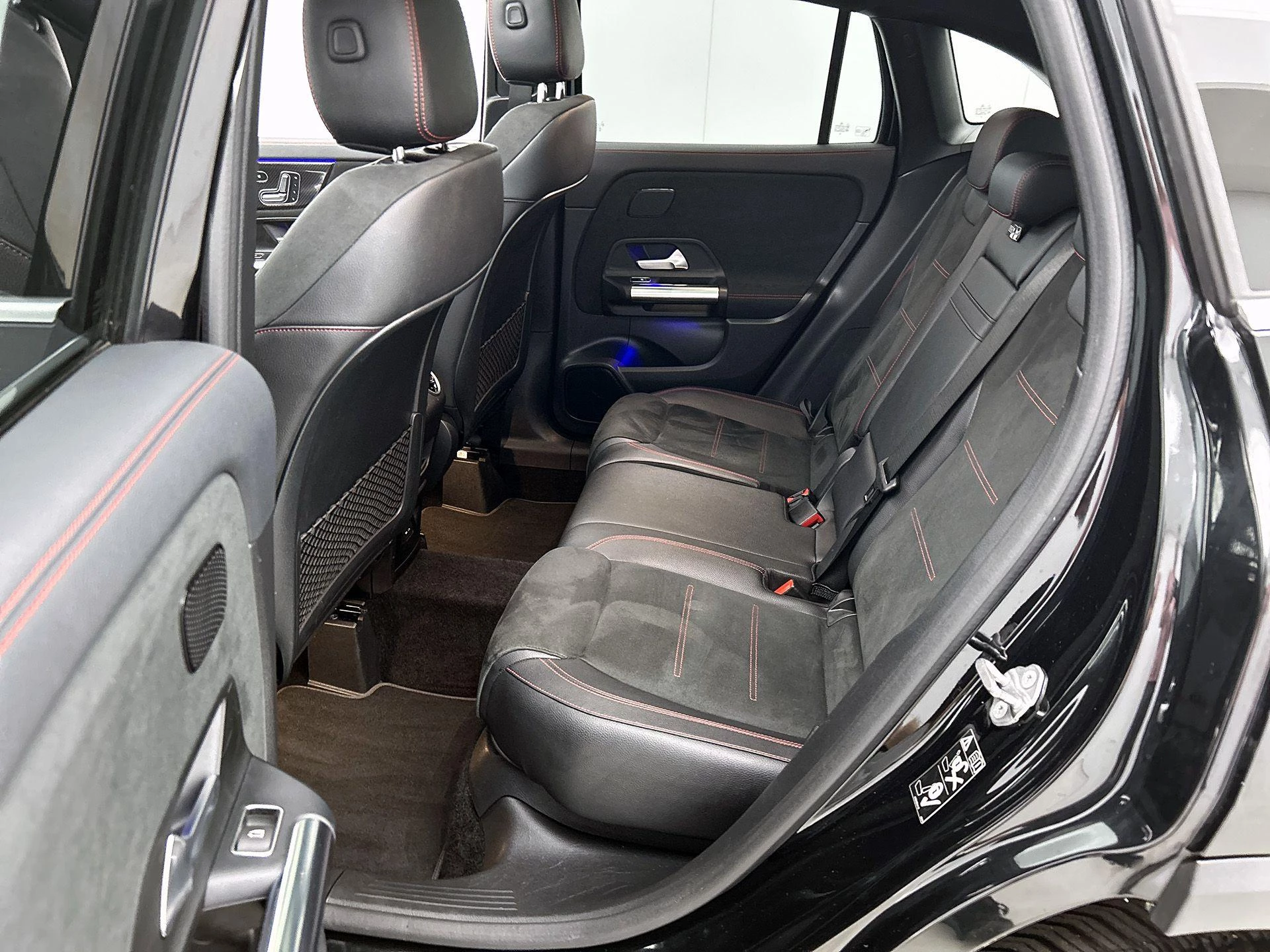 Mercedes-Benz-GLA-image-30