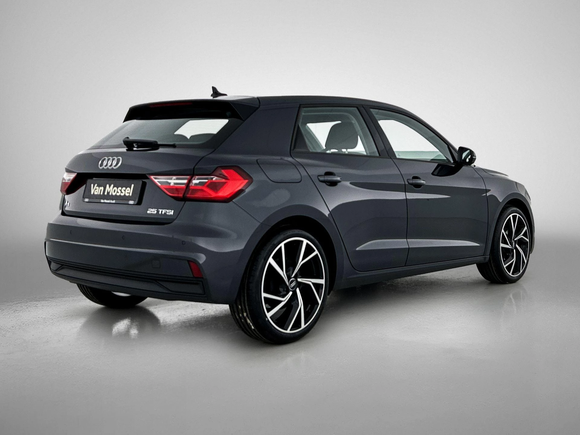 Audi-A1 Sportback-image-4