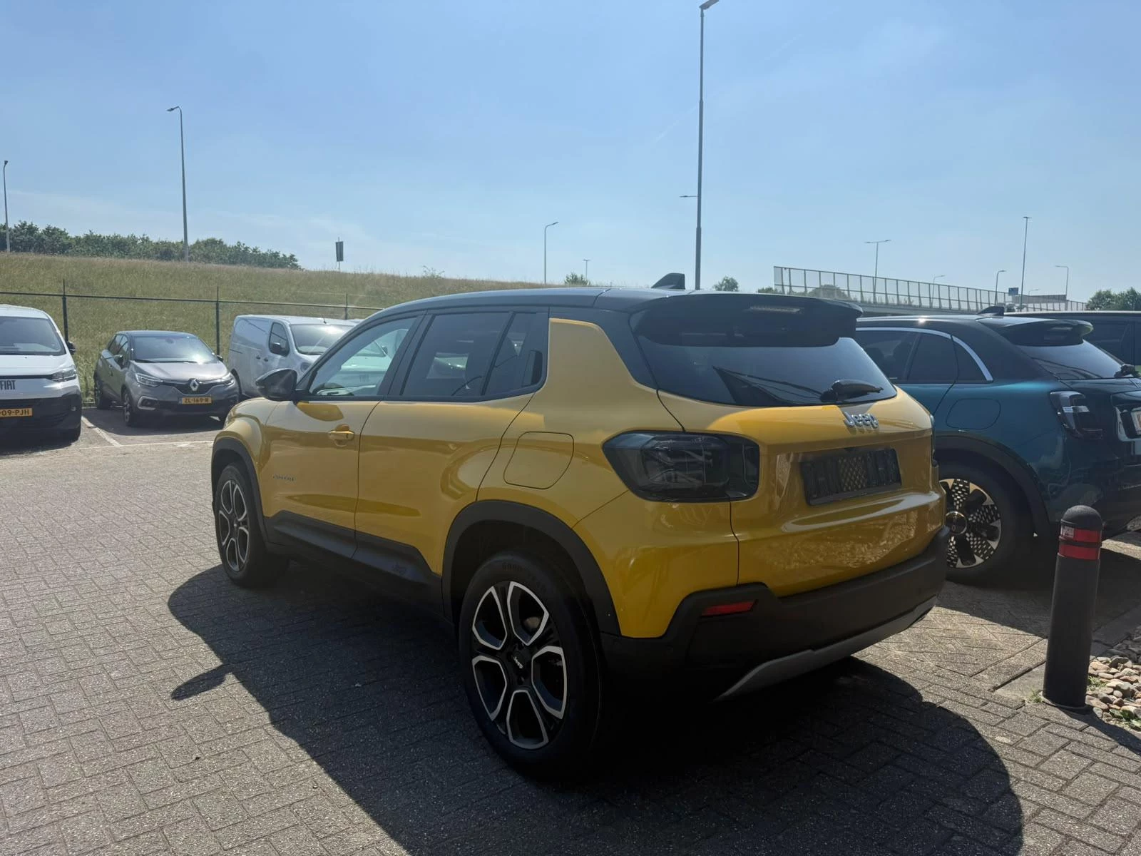 Jeep Avenger 1.2 e-Hybrid Summit