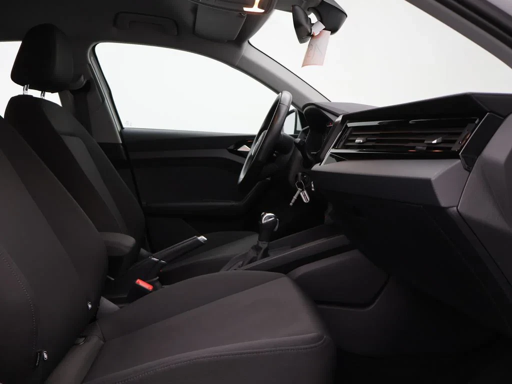 Audi-A1 Sportback-image-9