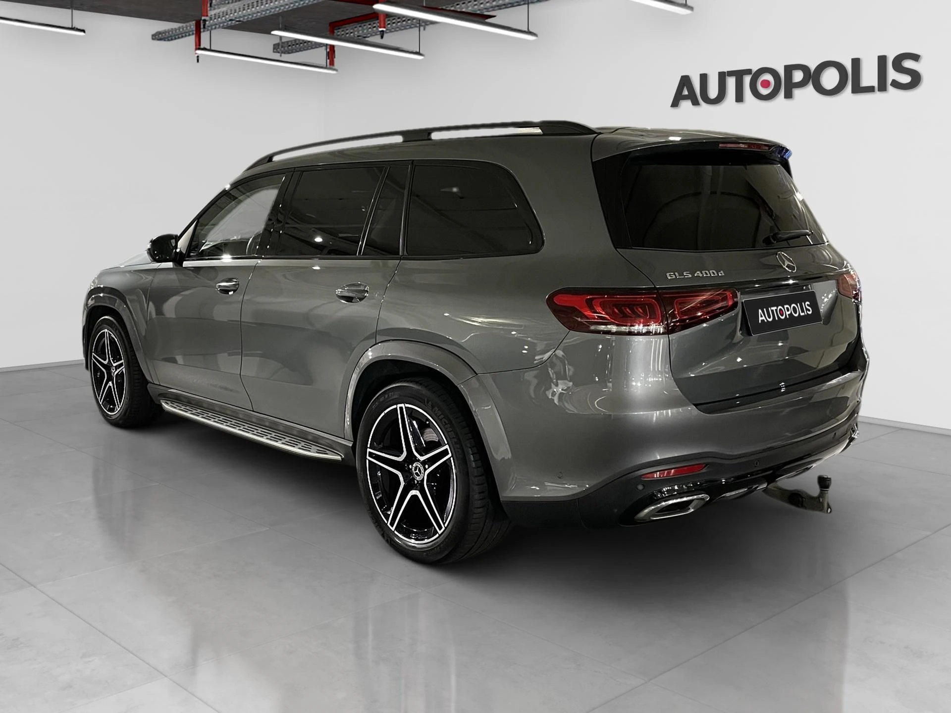 Mercedes-Benz-GLS-image-17