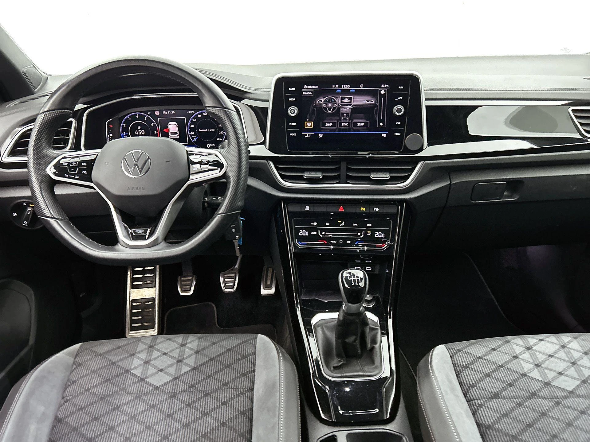 Volkswagen-T-Roc-image-21