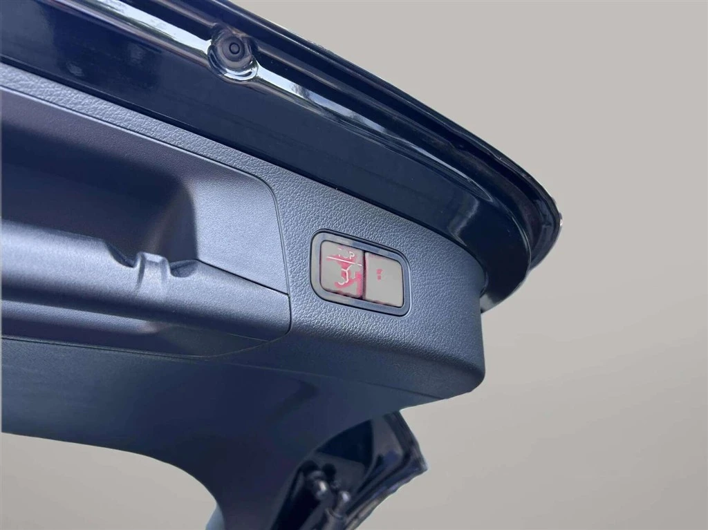 Mercedes-Benz-EQA-image-23