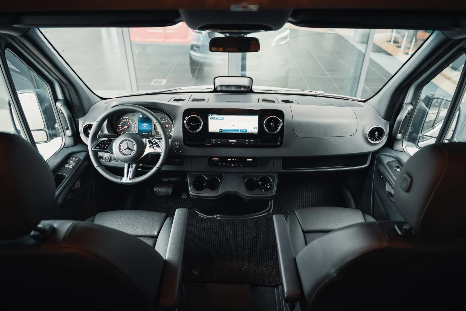 Mercedes-Benz-Sprinter-image-75