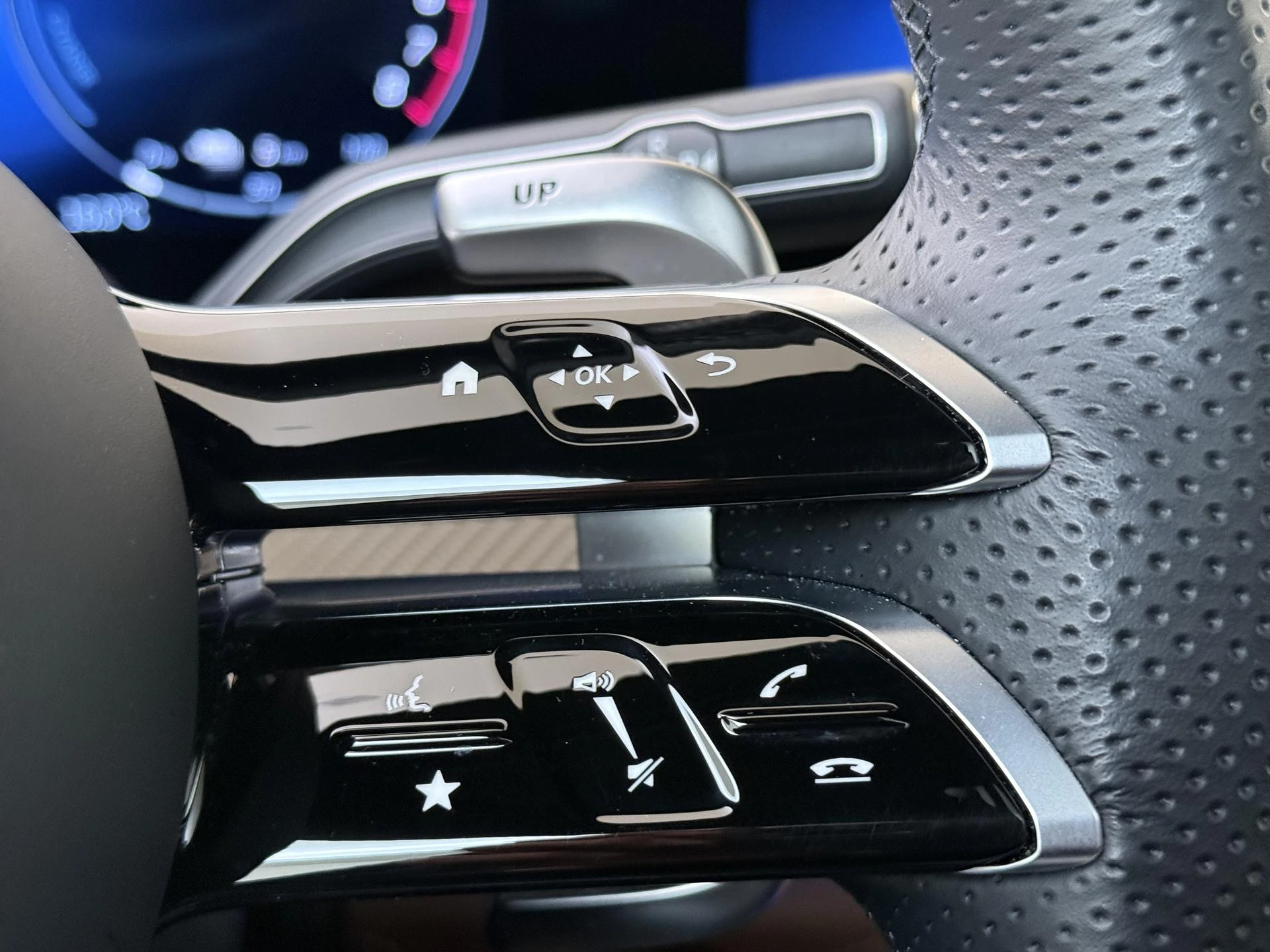 Mercedes-Benz-GLE-image-13