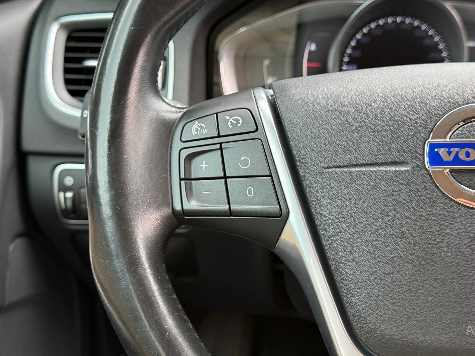 Volvo-V60-image-15