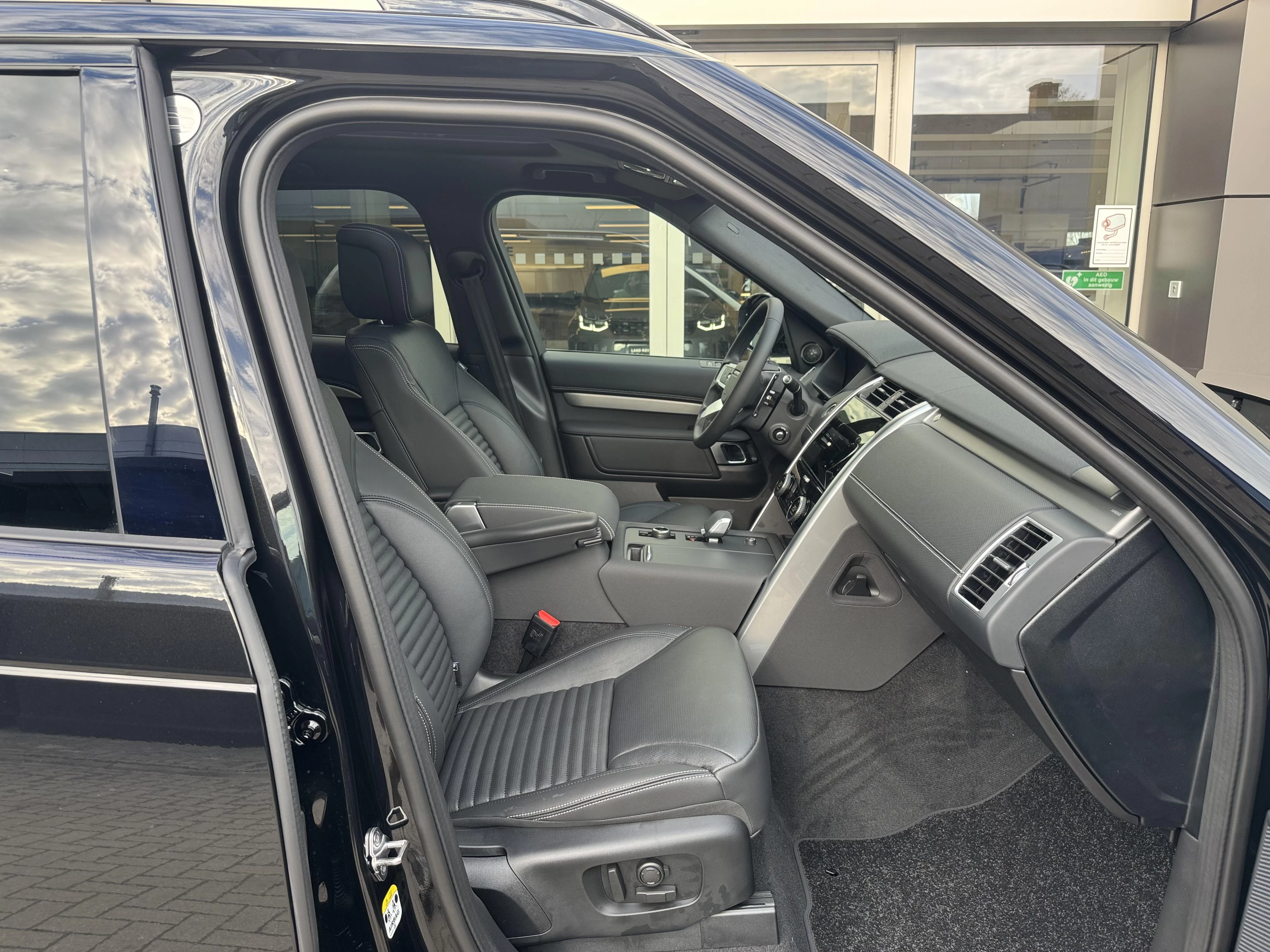 Land Rover-Discovery-image-10