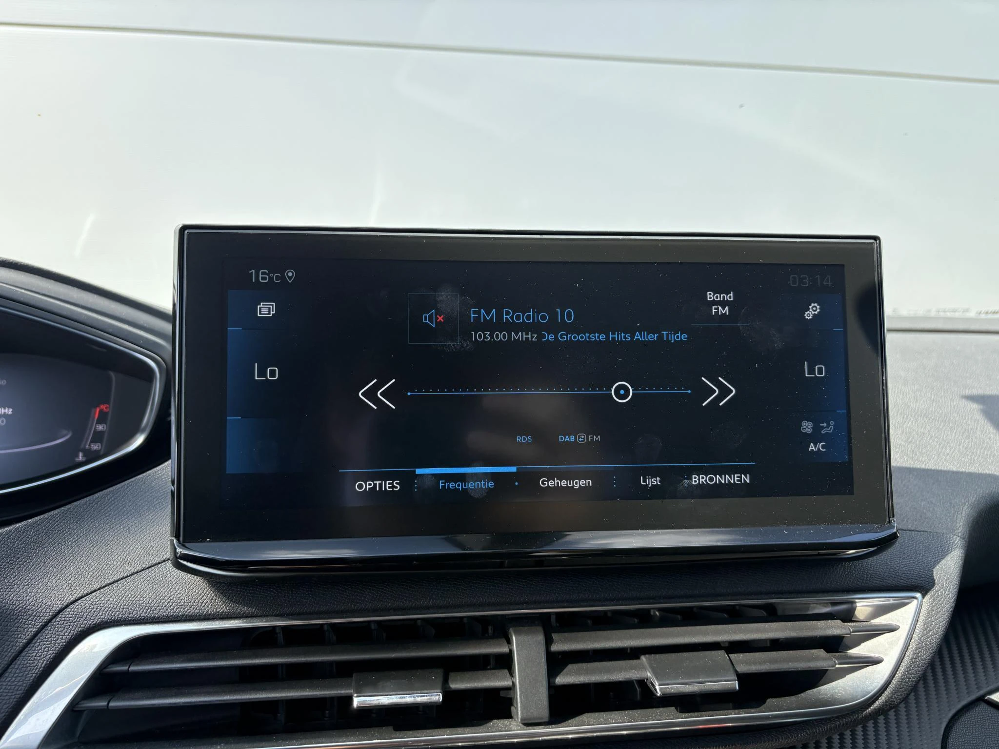 Peugeot-3008-image-16