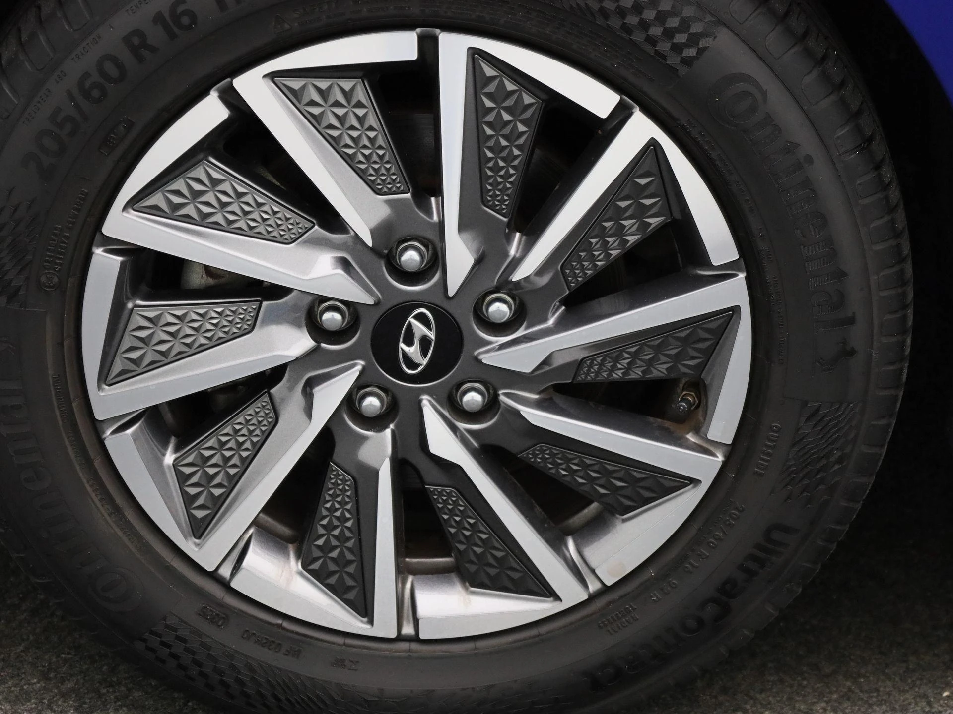 Hyundai-IONIQ-image-14