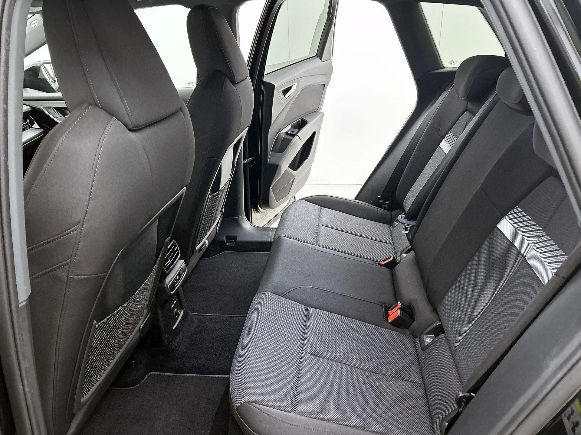 Audi-Q4 e-tron-image-31