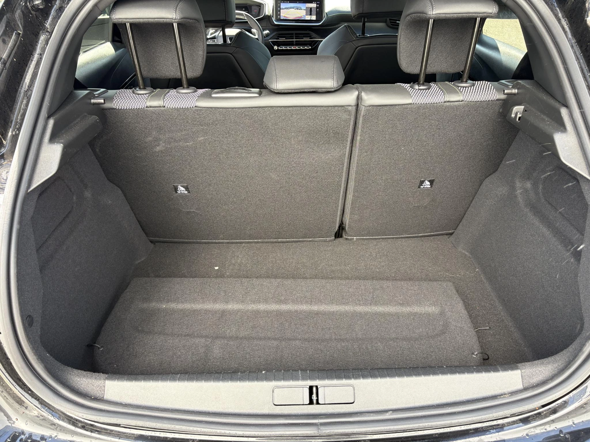 Peugeot-208-image-12