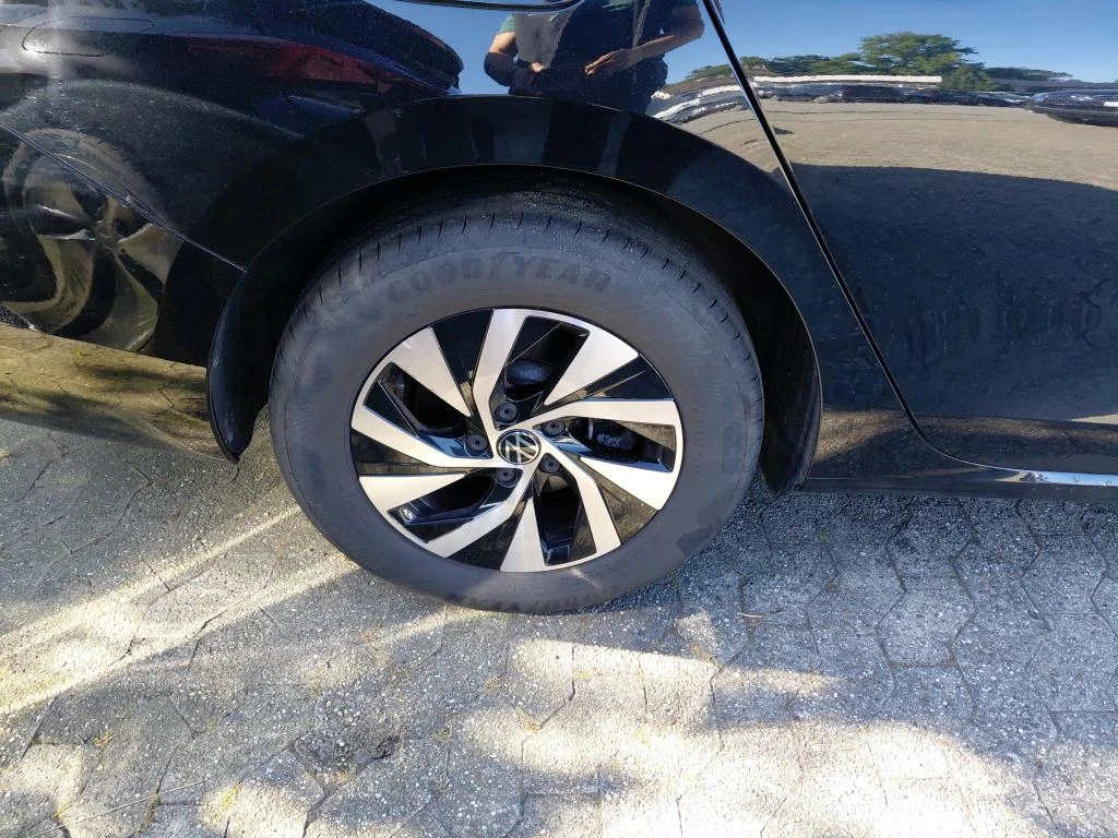 Volkswagen-Passat-image-2