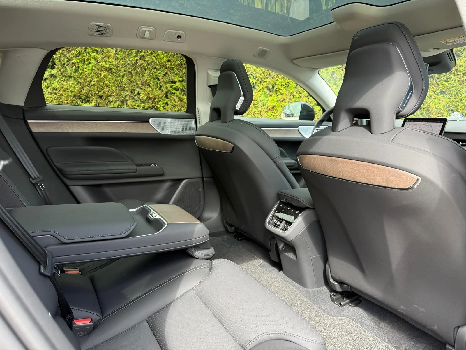 Volvo-ES90-image-22