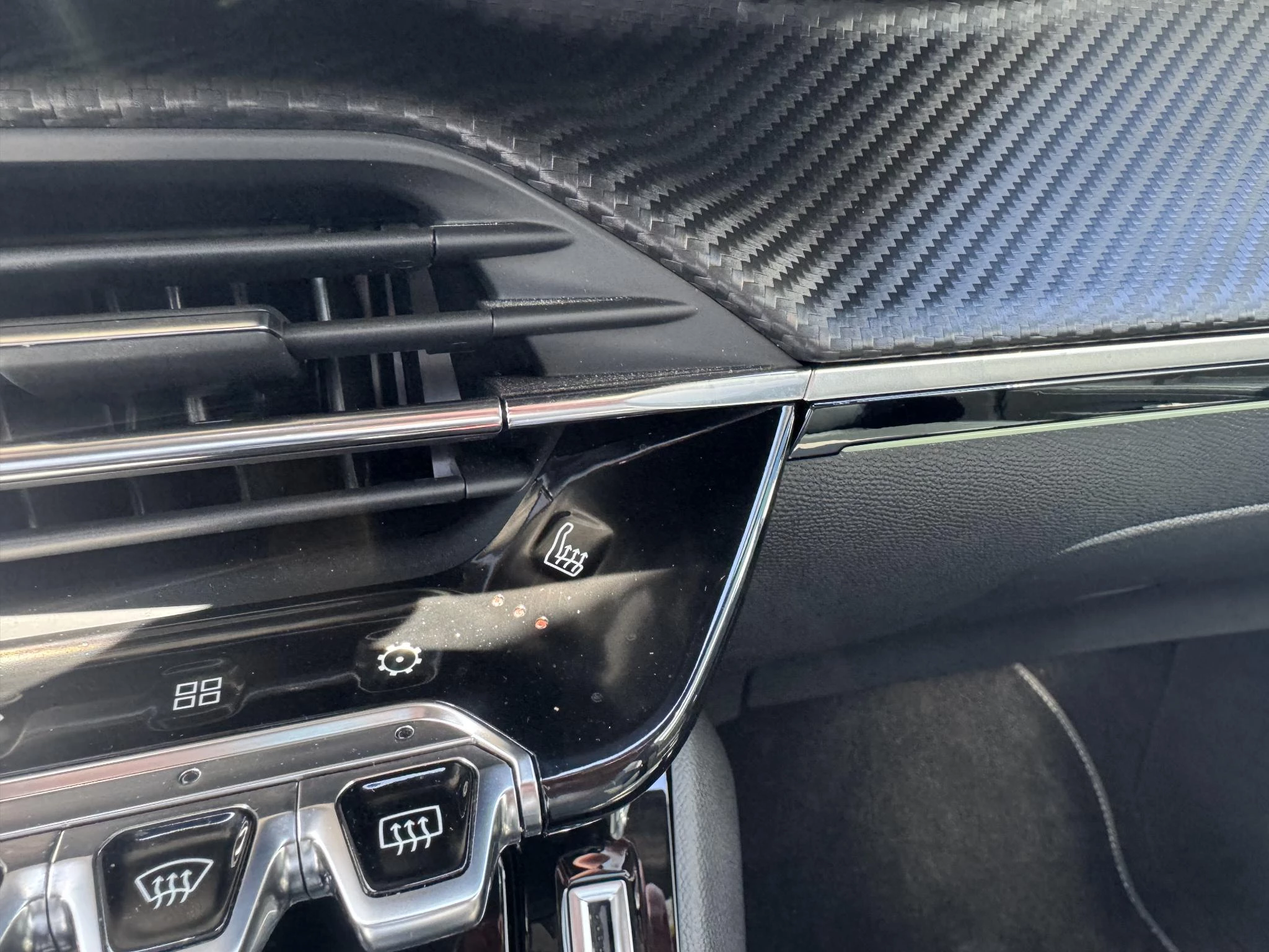 Peugeot-208-image-23