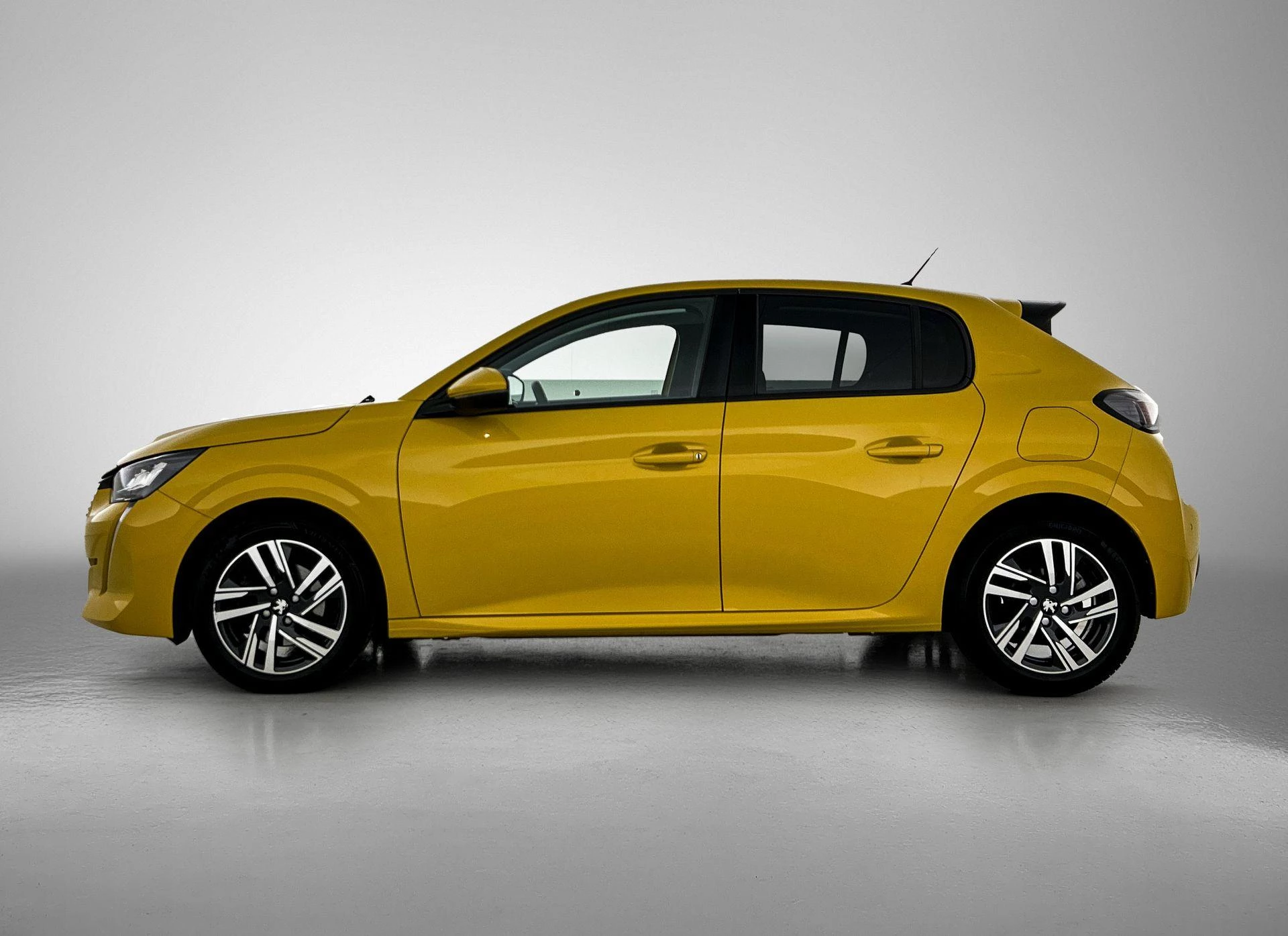 Peugeot-208-image-1
