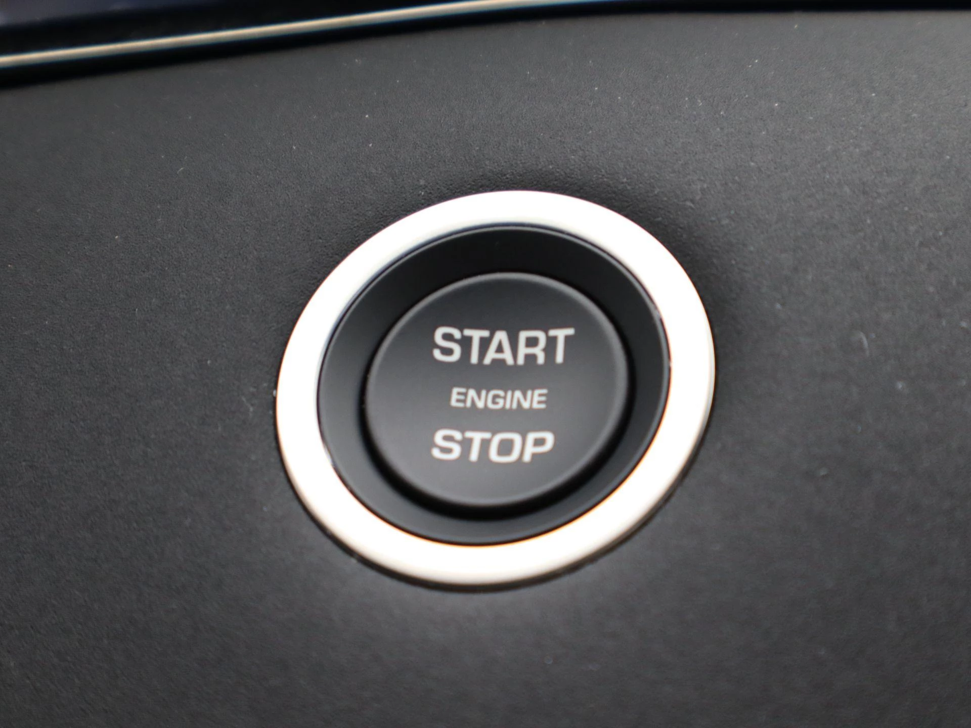 Land Rover-Range Rover Evoque-image-16