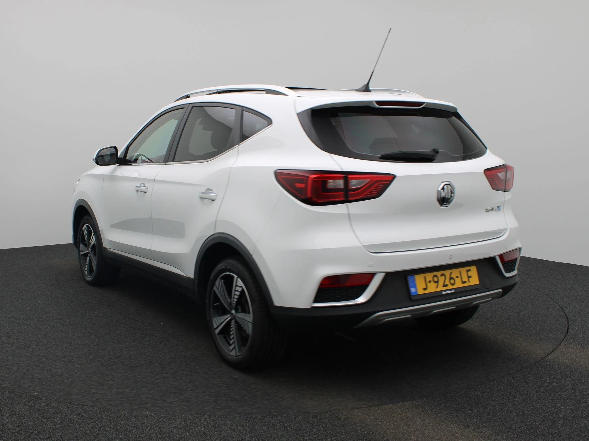 MG-ZS EV-image-1