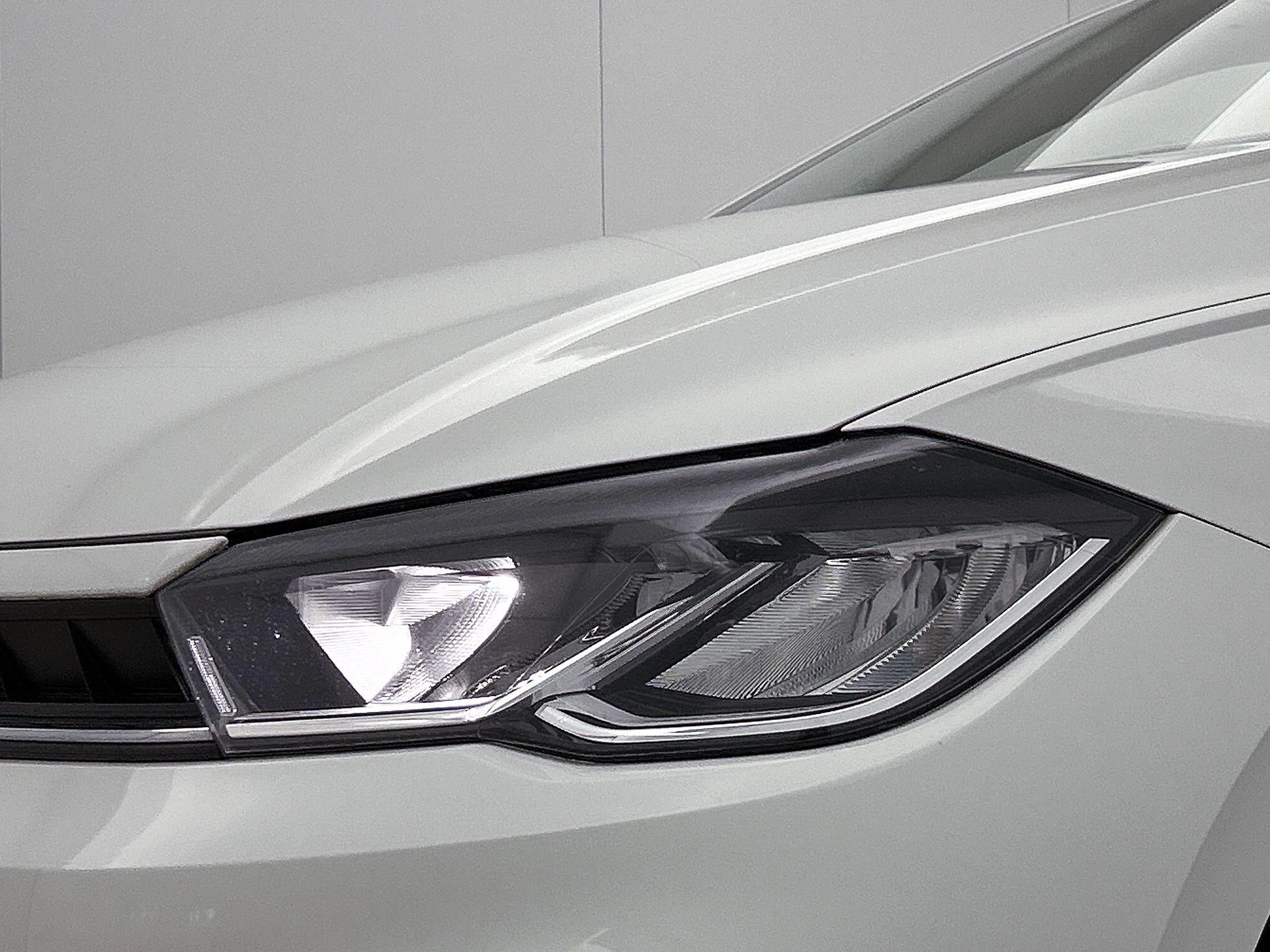 Volkswagen-Polo-image-15