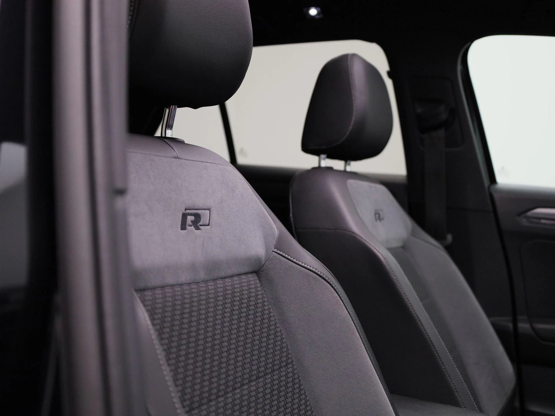 Volkswagen T-Roc 1.5 TSI Sport Business R