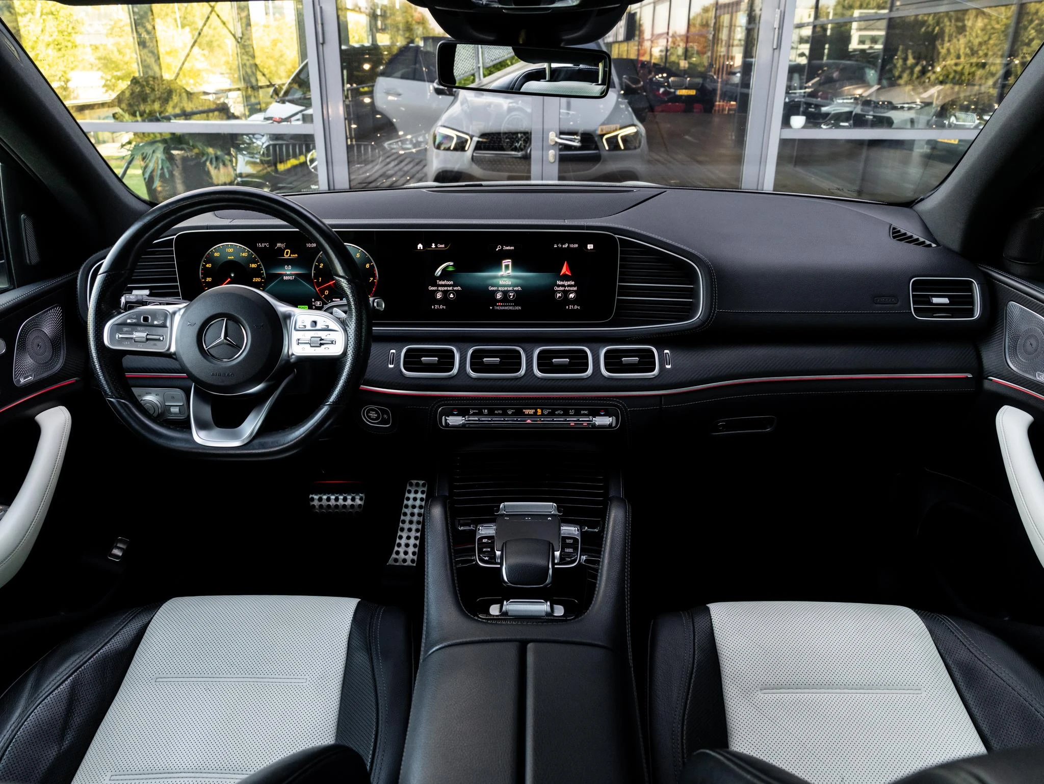 Mercedes-Benz-GLE-image-13