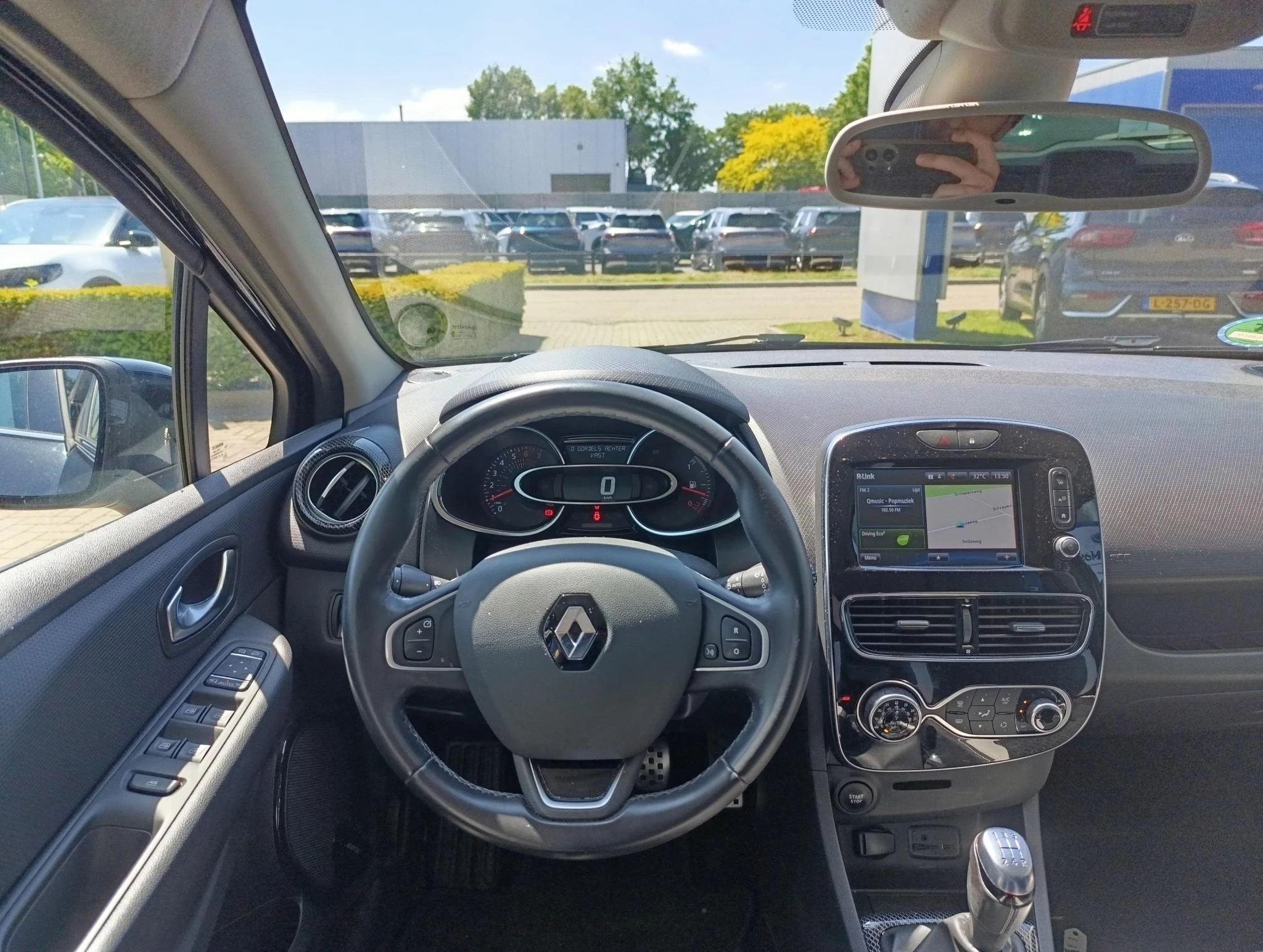 Renault-Clio-image-8