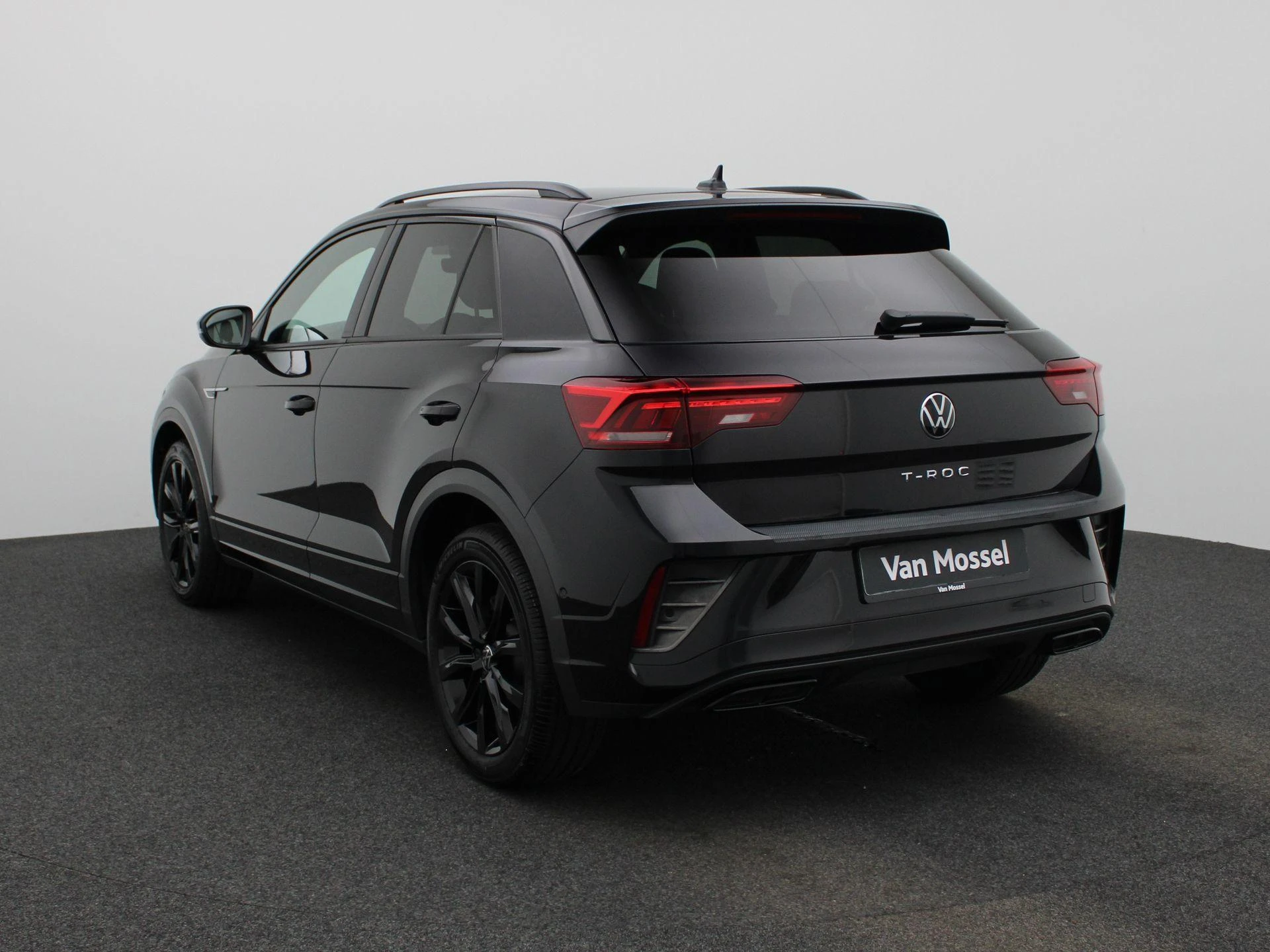 Volkswagen-T-Roc-image-1
