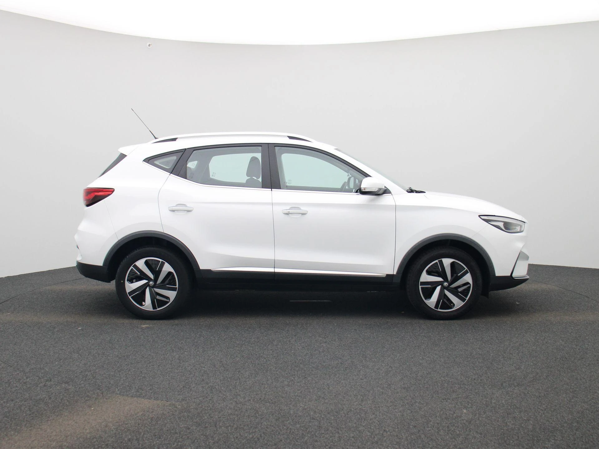 MG-ZS EV-image-5