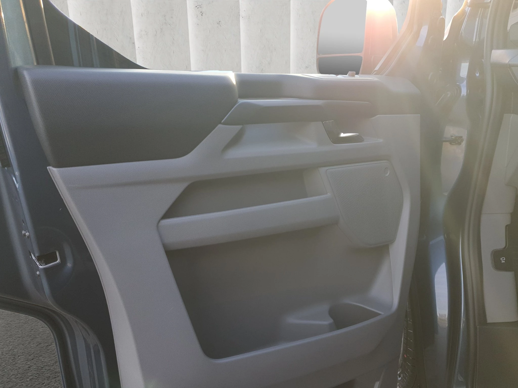 Ford-Tourneo Custom-image-15