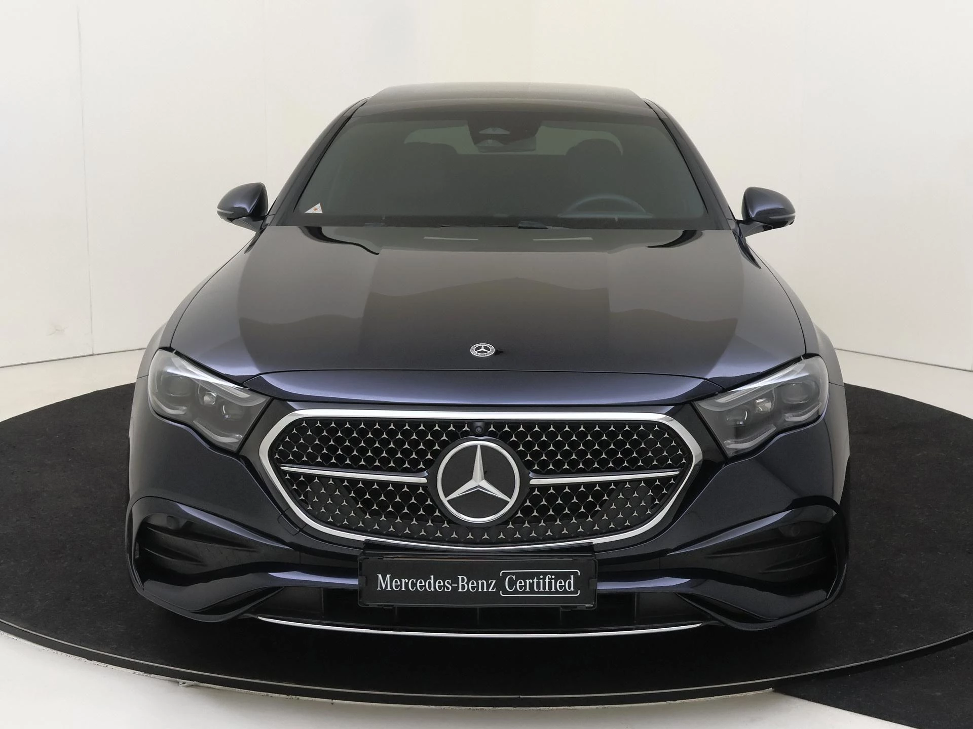 Mercedes-Benz-E-Klasse-image-5