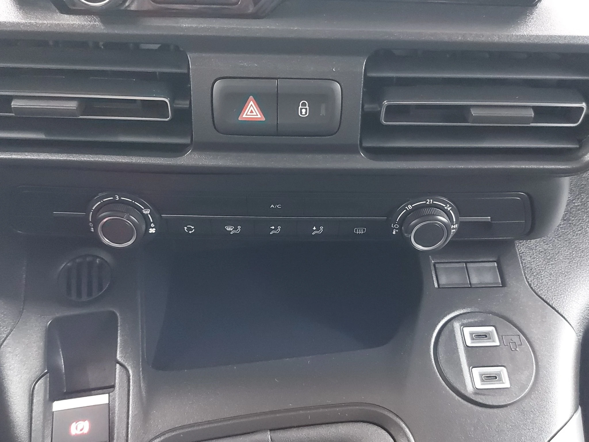 Opel-Combo-image-22