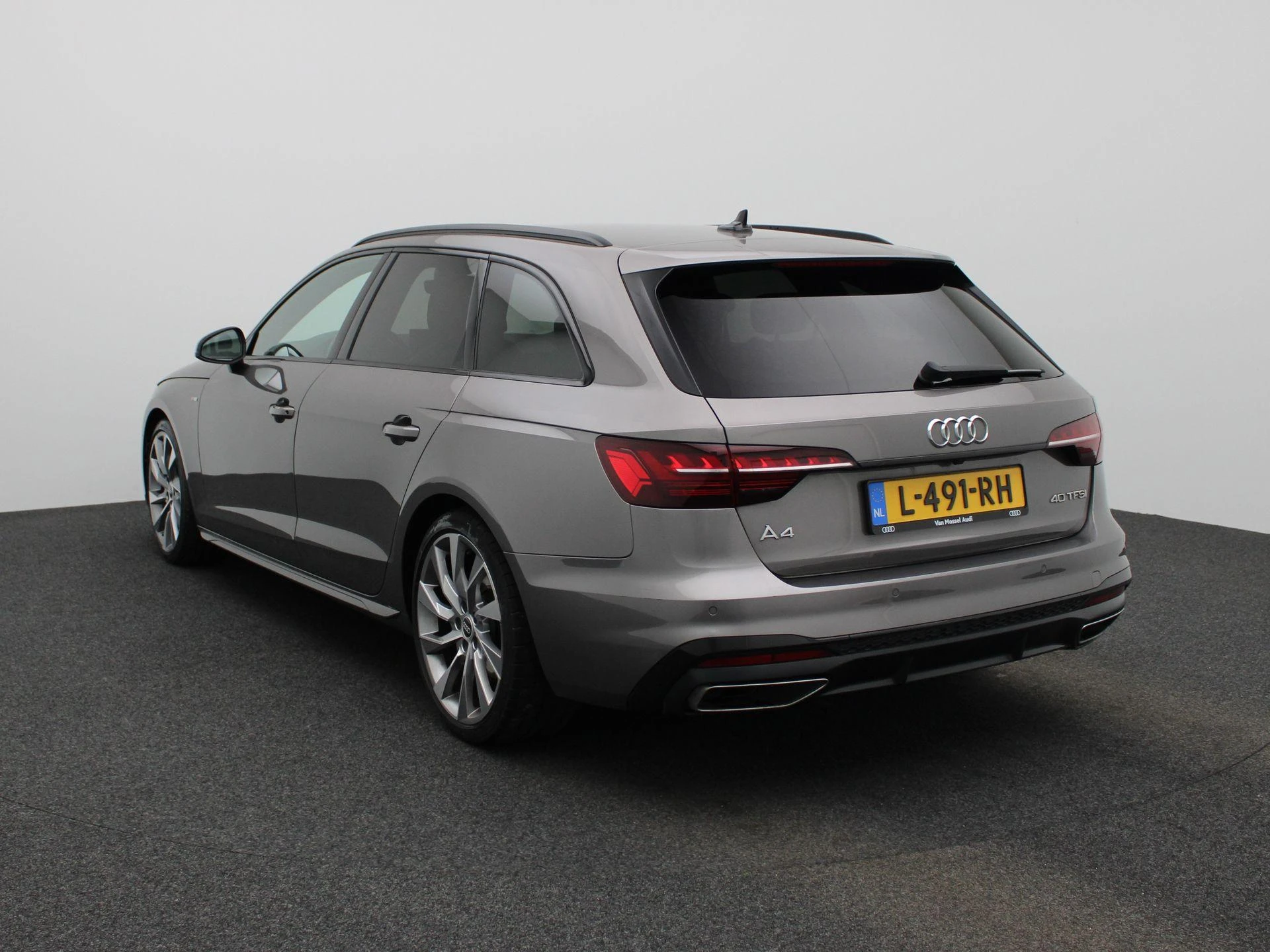 Audi-A4-image-2