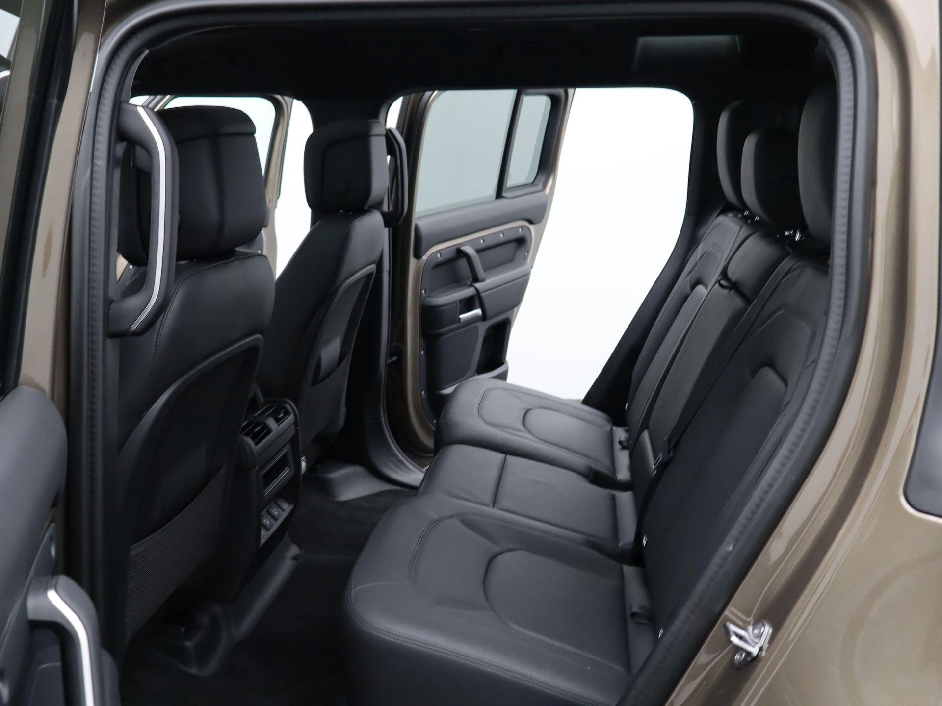 Land Rover Defender 110 2.0 P300e 110 X-Dynamic HSE